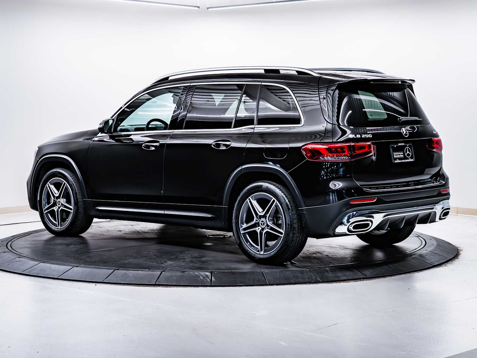used 2022 Mercedes-Benz GLB 250 car, priced at $32,998