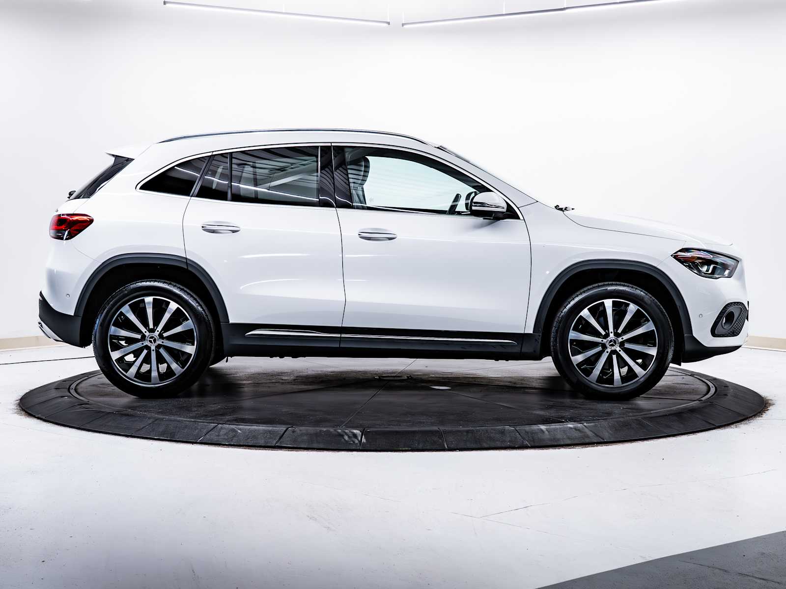 used 2022 Mercedes-Benz GLA 250 car, priced at $32,998