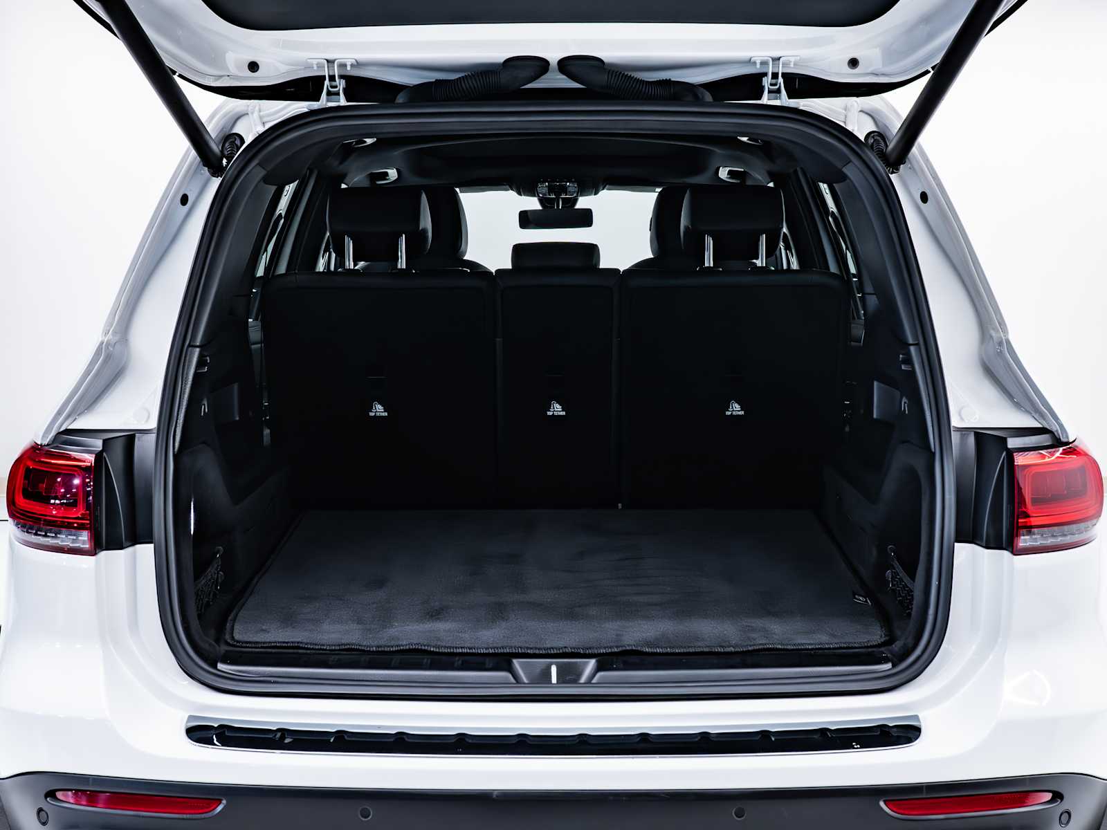 used 2022 Mercedes-Benz GLB 250 car, priced at $34,998