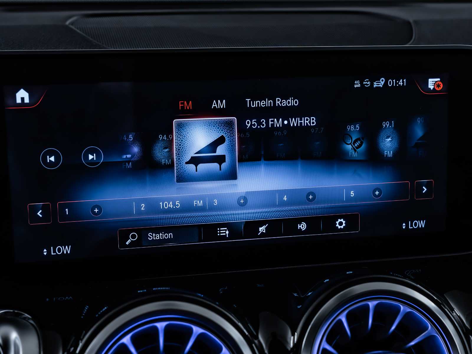 used 2021 Mercedes-Benz GLB 250 car, priced at $29,998