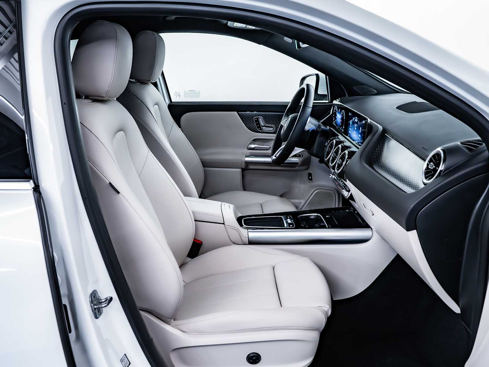 used 2025 Mercedes-Benz GLA 250 car, priced at $38,998