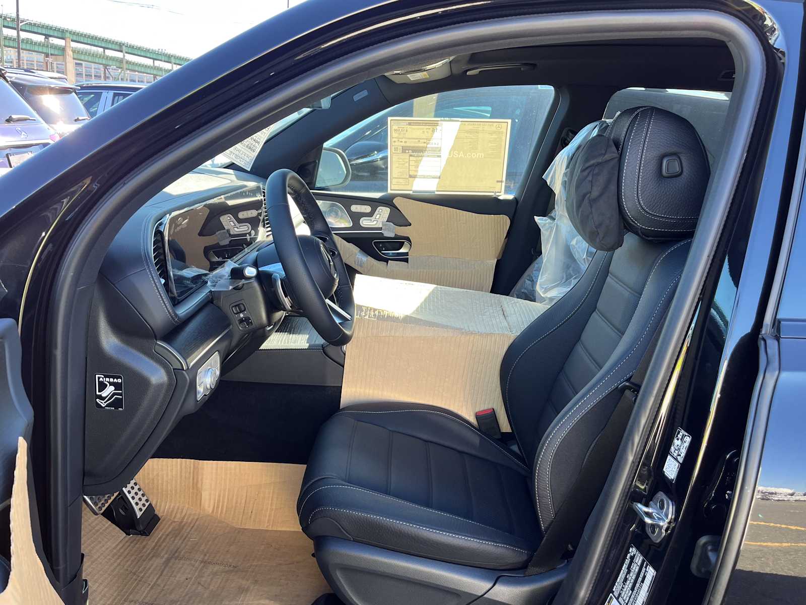 new 2025 Mercedes-Benz GLS 580 car