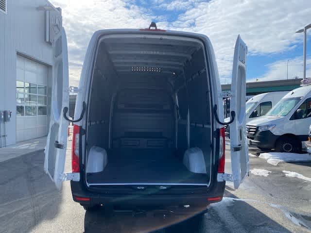 new 2025 Mercedes-Benz Sprinter 2500 car