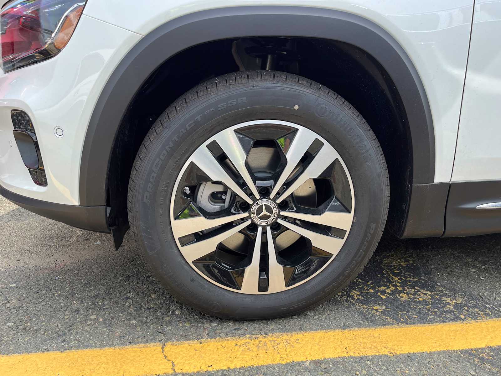 new 2025 Mercedes-Benz GLB 250 car
