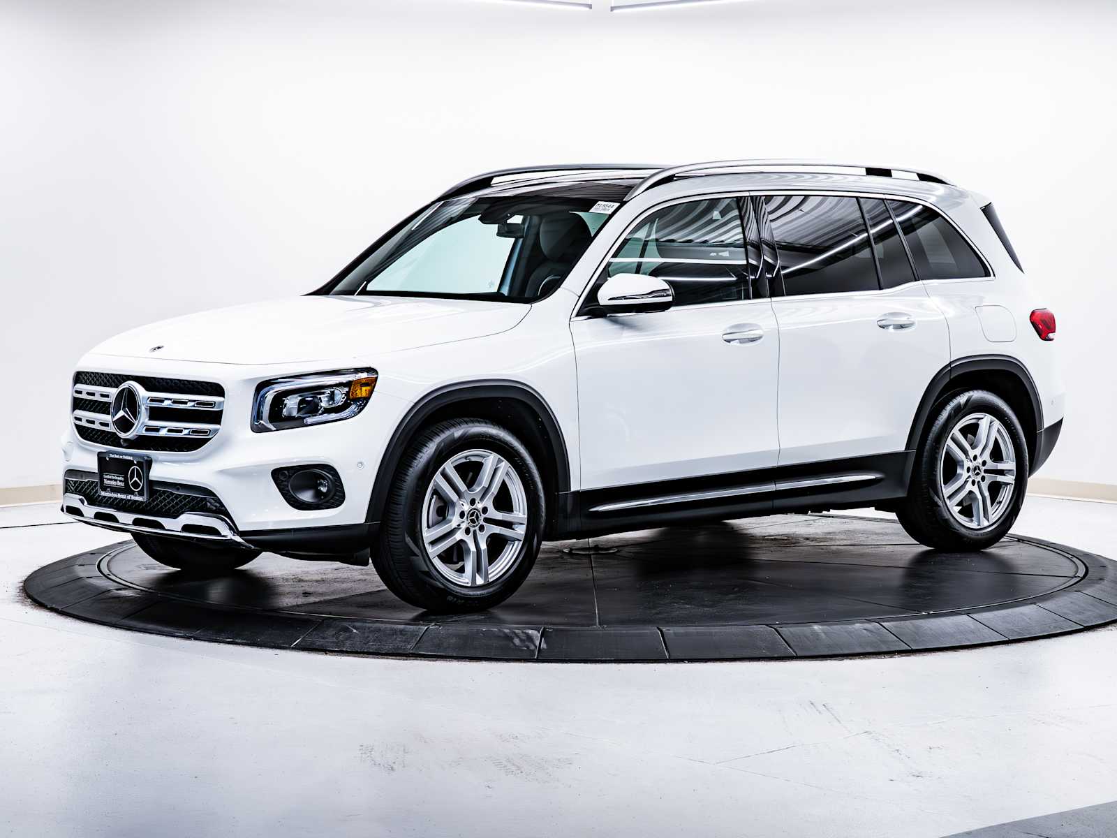 used 2022 Mercedes-Benz GLB 250 car, priced at $34,998