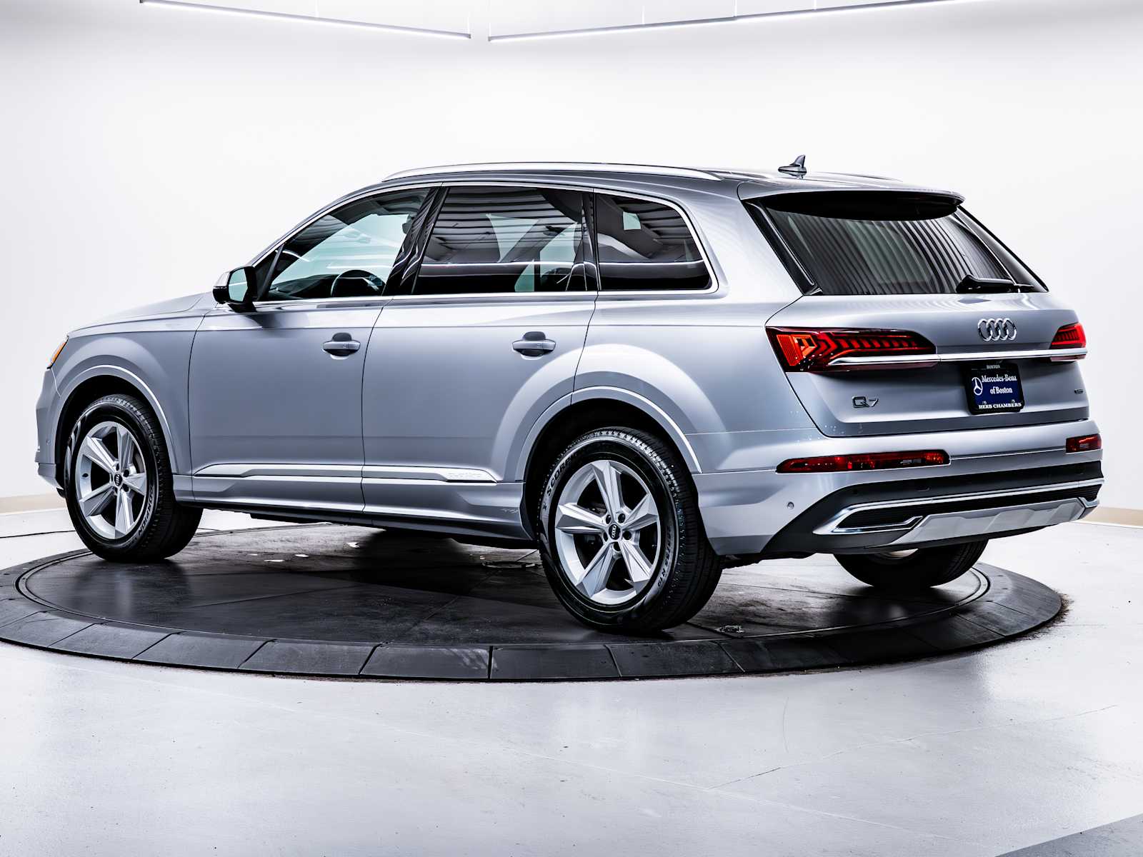 used 2020 Audi Q7 car, priced at $30,498