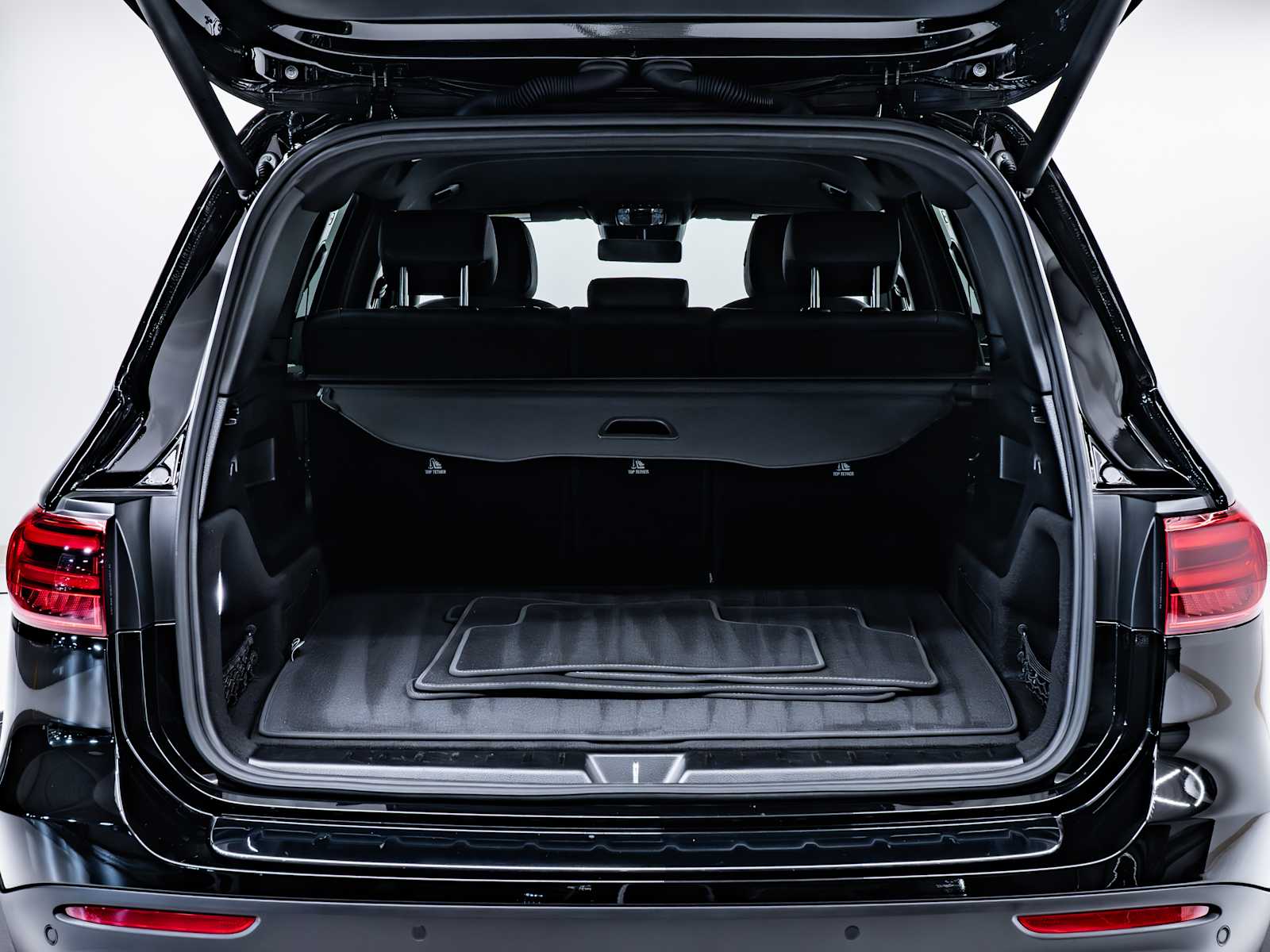 used 2025 Mercedes-Benz GLB 250 car, priced at $44,998