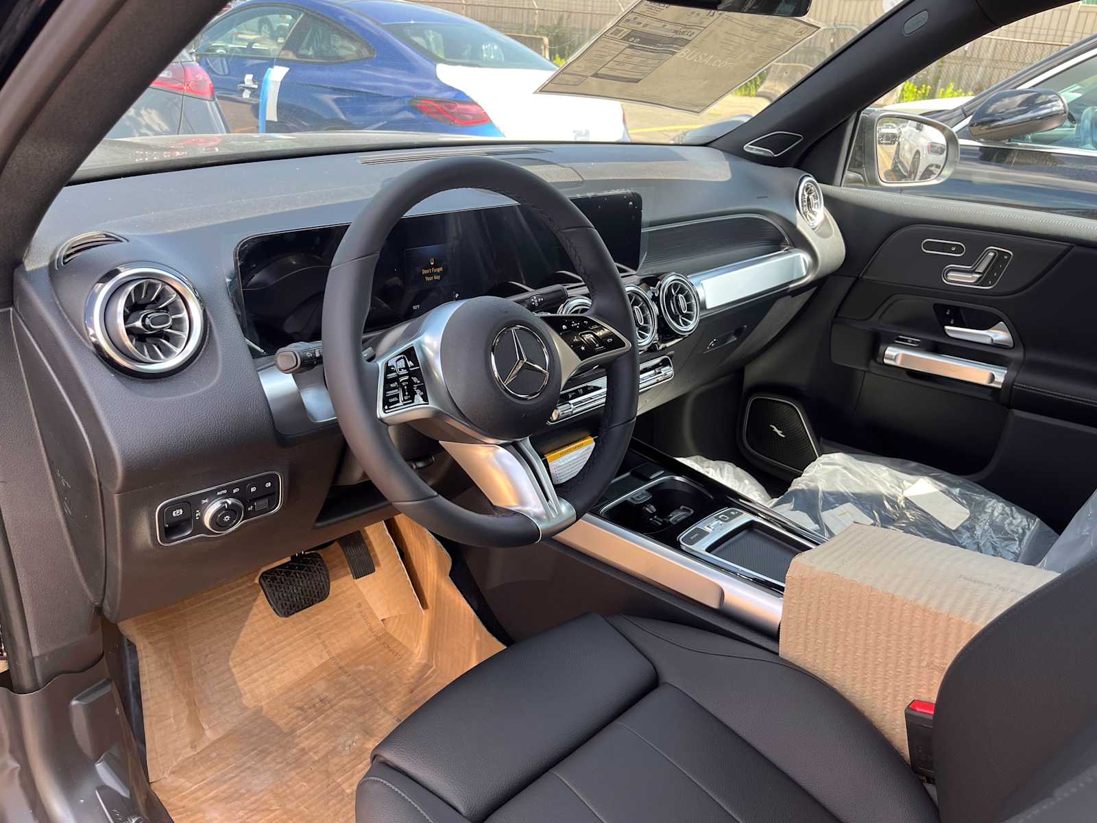 new 2025 Mercedes-Benz GLB 250 car