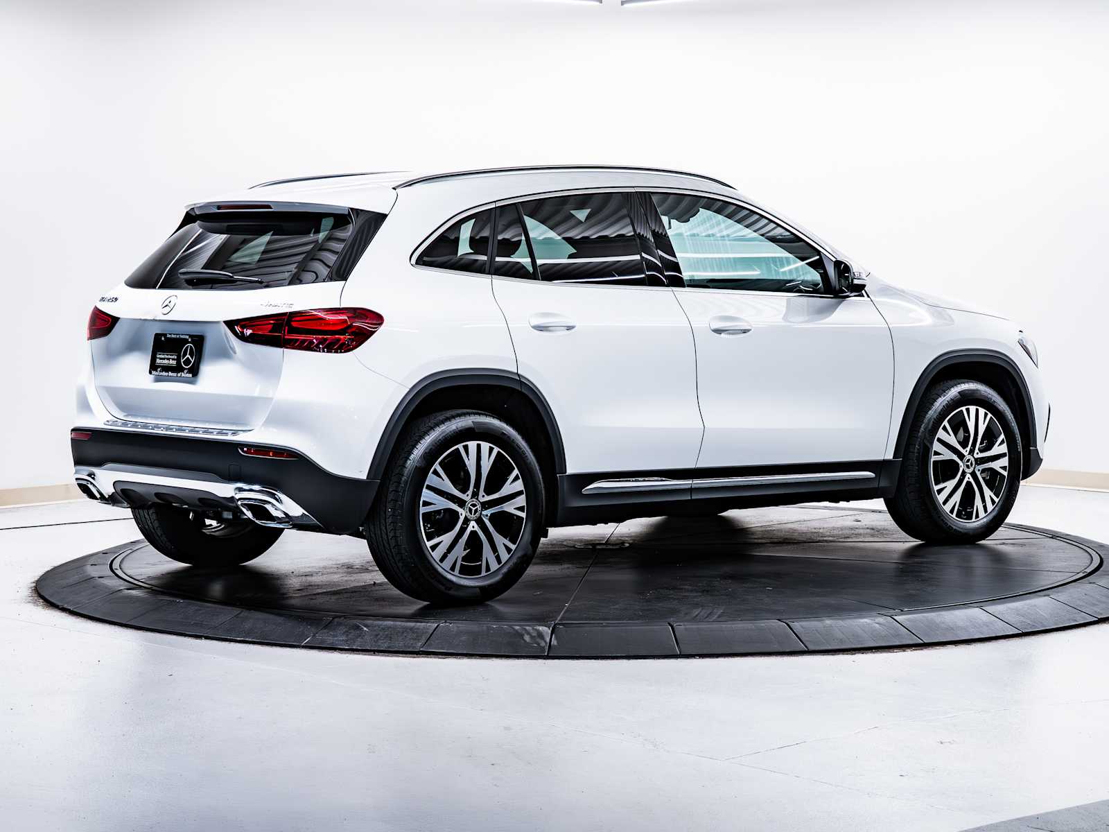 used 2025 Mercedes-Benz GLA 250 car, priced at $38,998