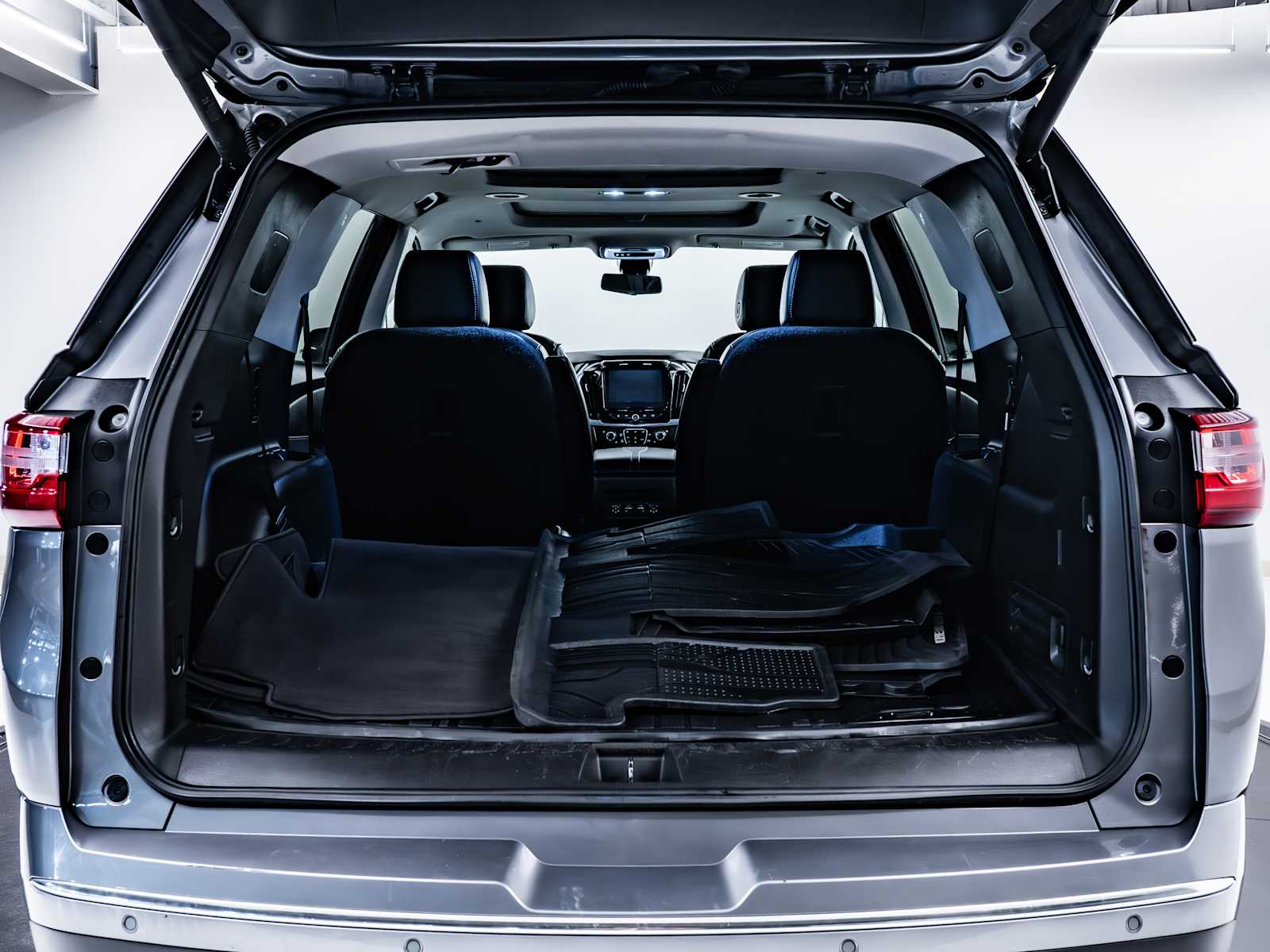 used 2019 Chevrolet Traverse car, priced at $24,398