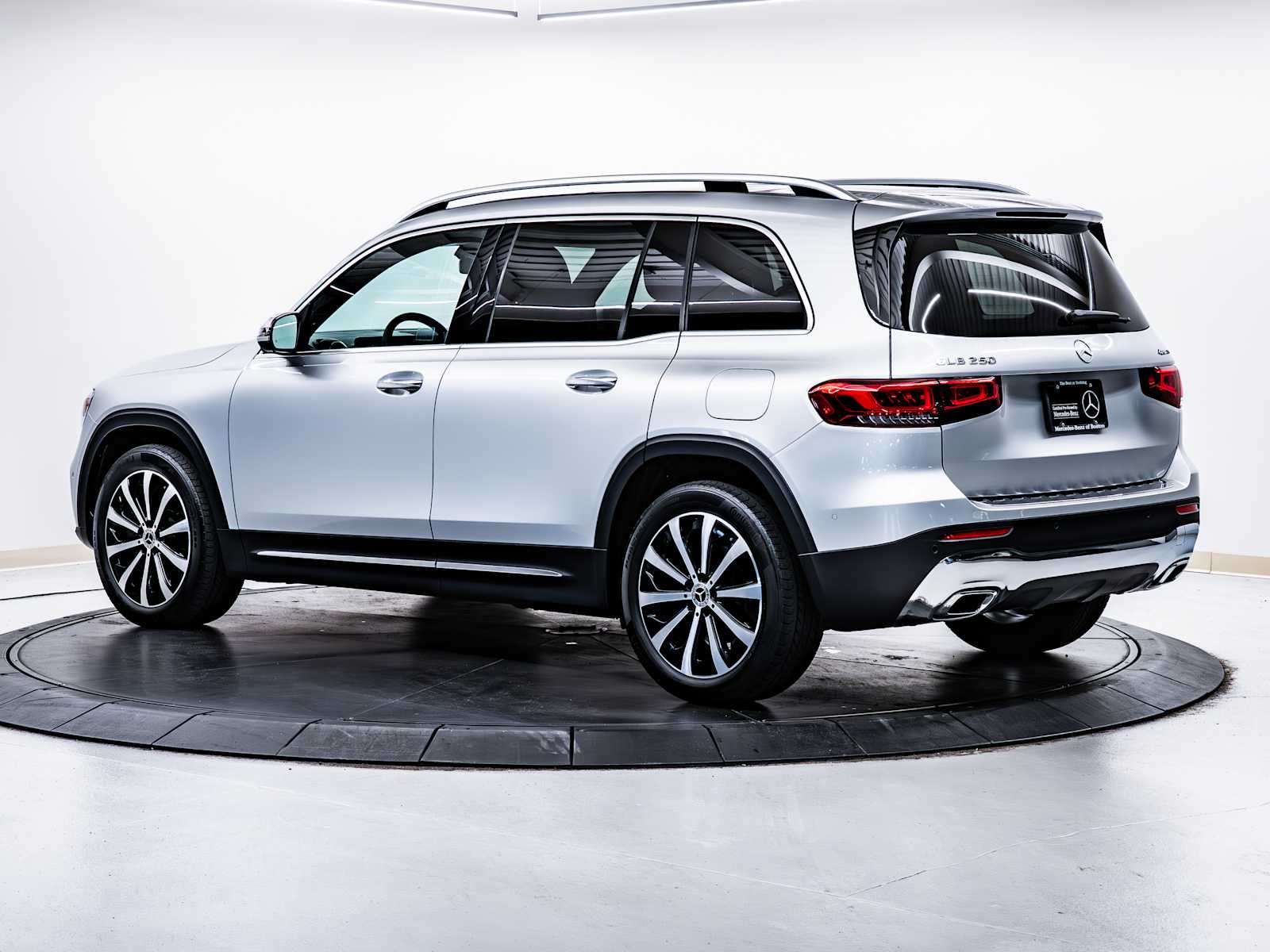 used 2023 Mercedes-Benz GLB 250 car, priced at $33,498