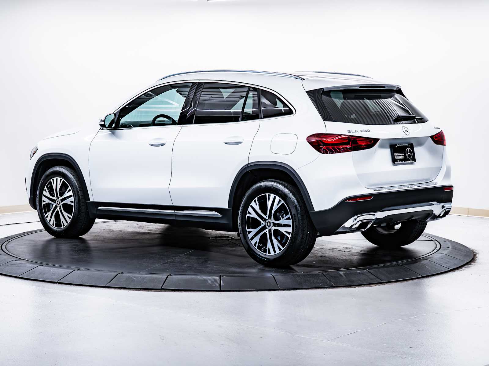 used 2025 Mercedes-Benz GLA 250 car, priced at $38,998