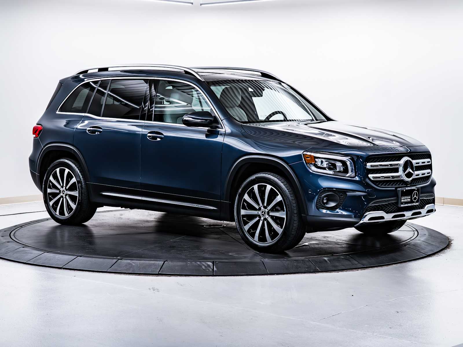used 2022 Mercedes-Benz GLB 250 car, priced at $34,998