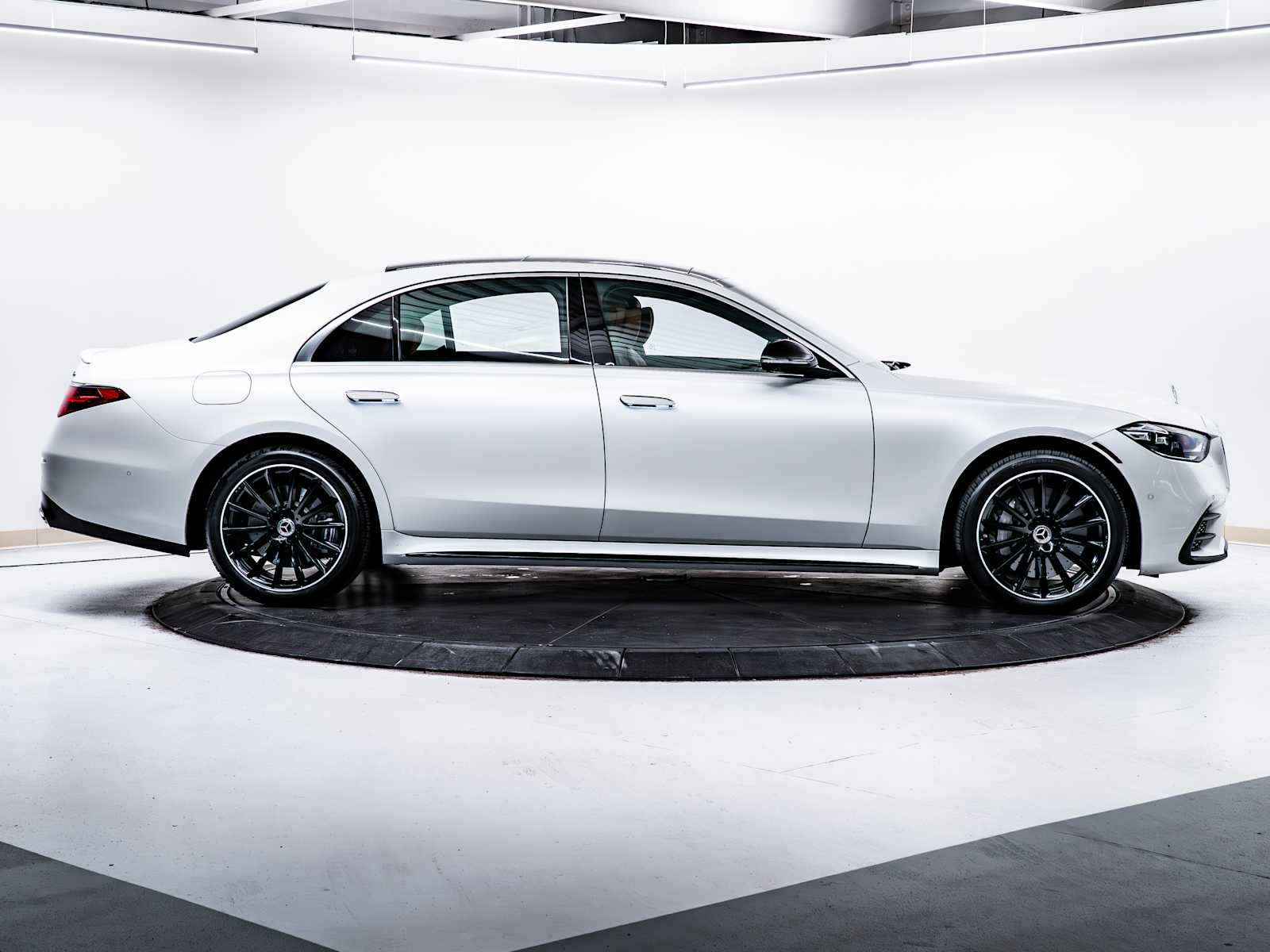 used 2022 Mercedes-Benz S-Class car, priced at $76,998