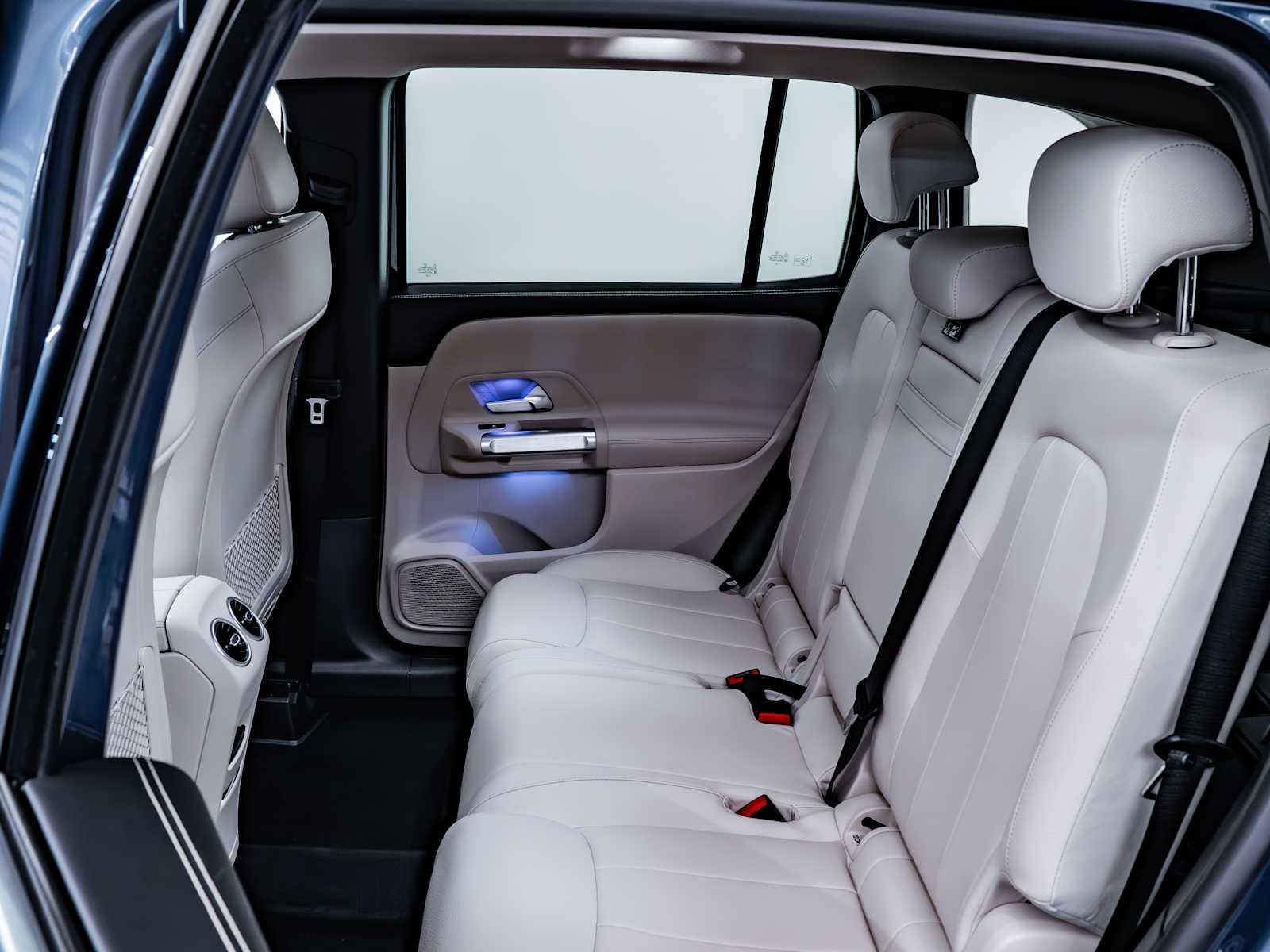 used 2022 Mercedes-Benz GLB 250 car, priced at $34,998