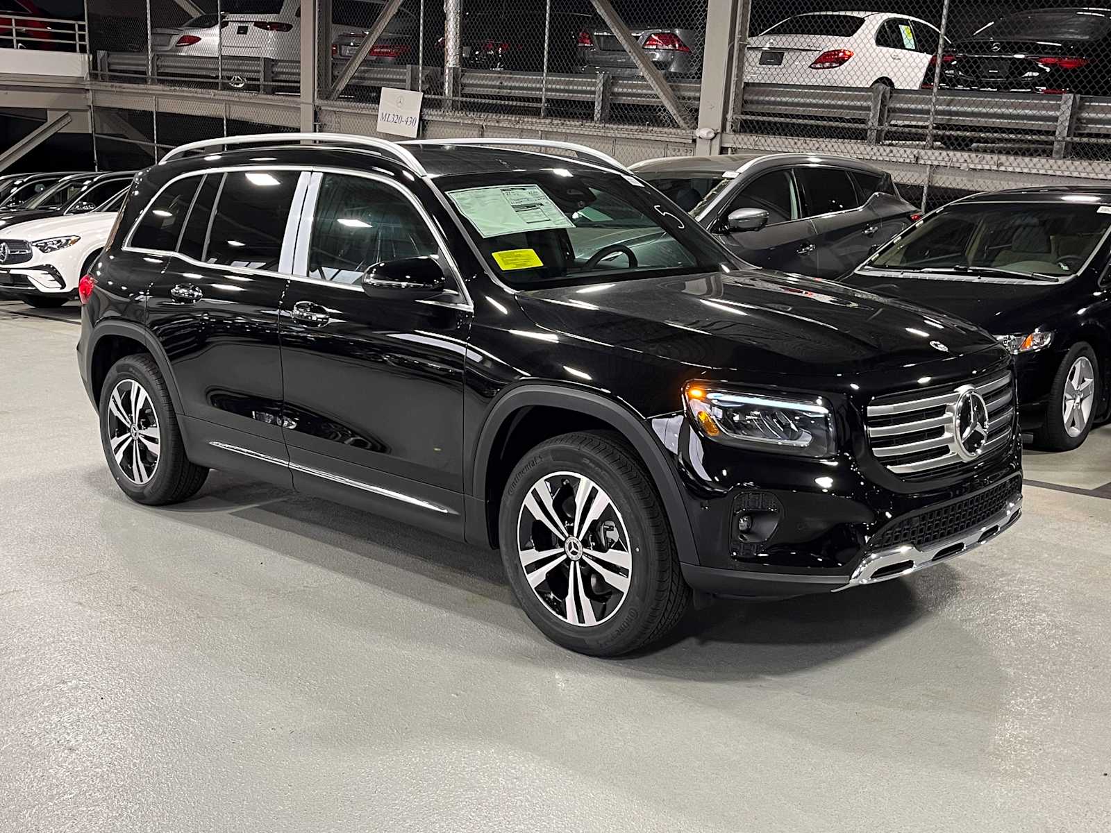 new 2025 Mercedes-Benz GLB 250 car