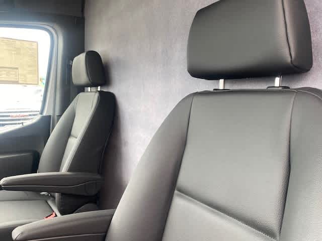 new 2025 Mercedes-Benz Sprinter 2500 car