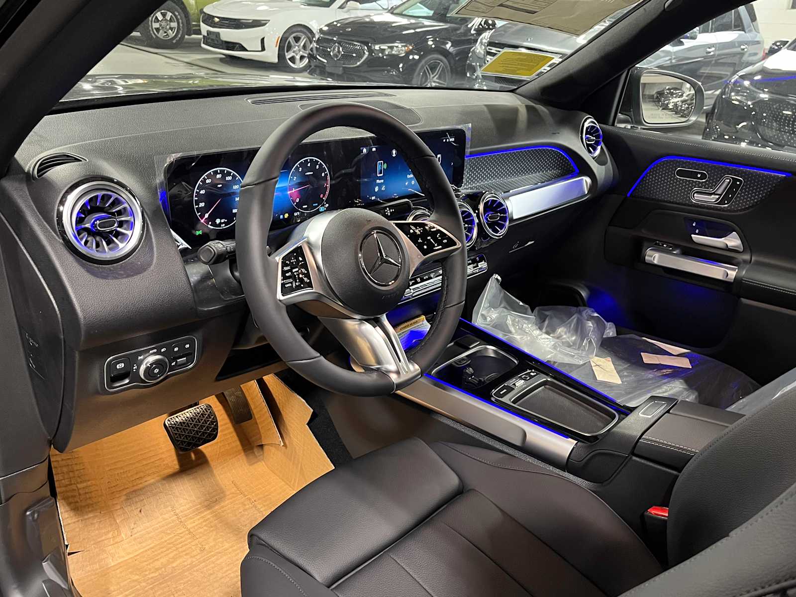 new 2025 Mercedes-Benz GLB 250 car