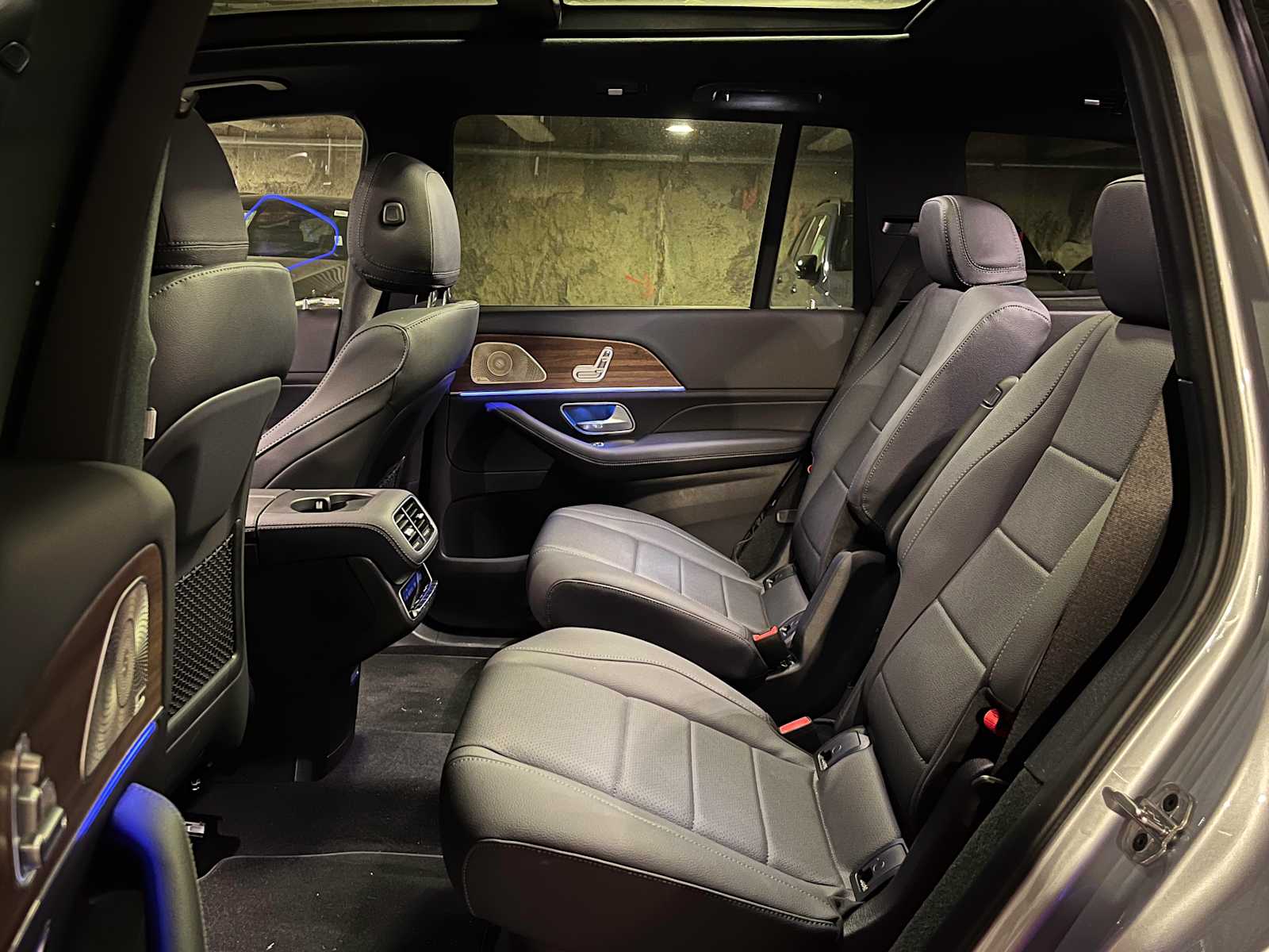 new 2025 Mercedes-Benz GLS 450 car