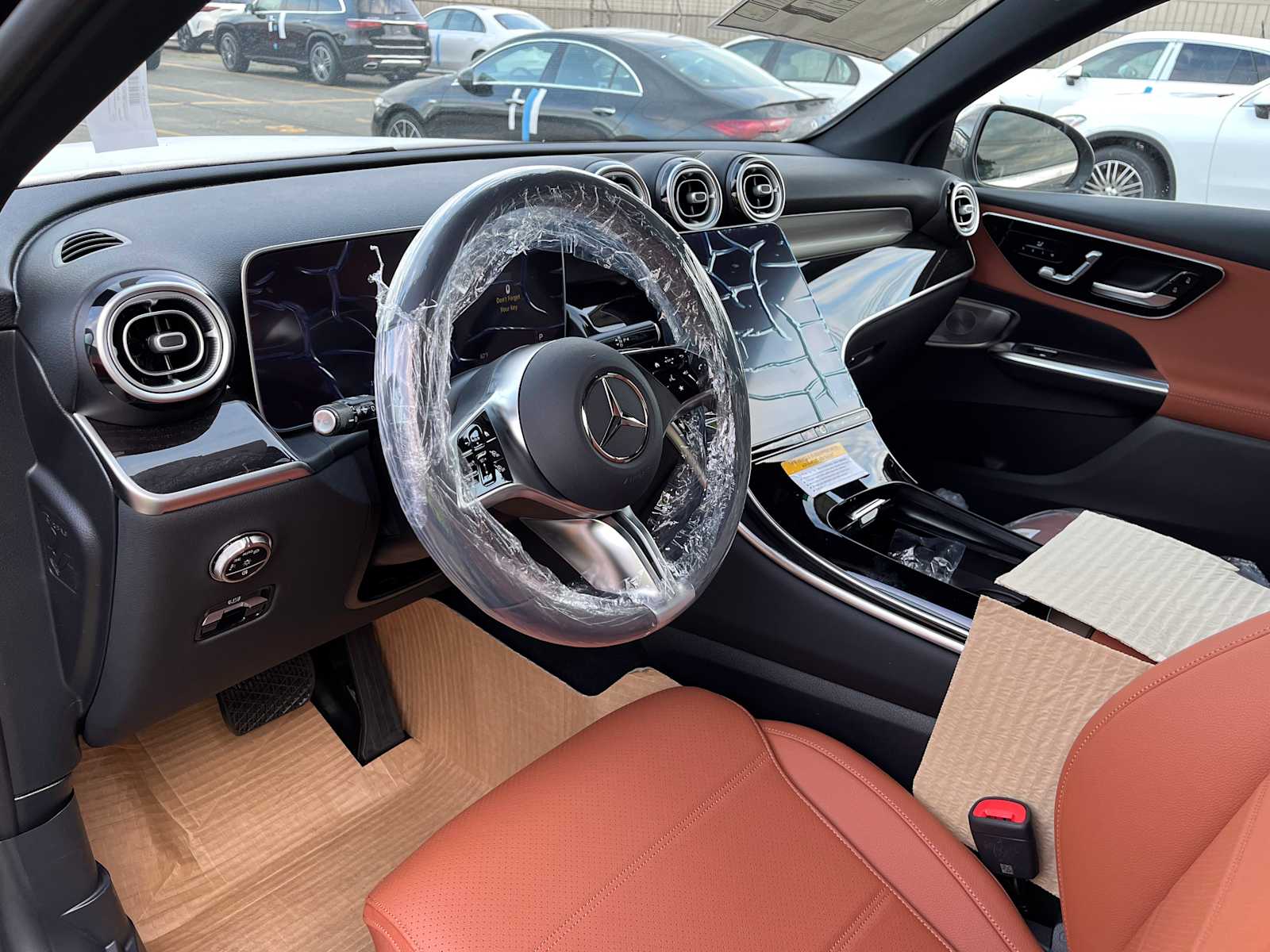 new 2025 Mercedes-Benz GLC 300 car