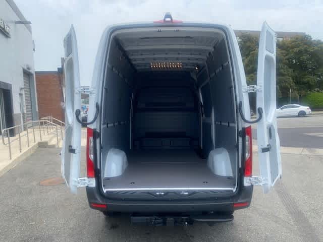 new 2025 Mercedes-Benz Sprinter car