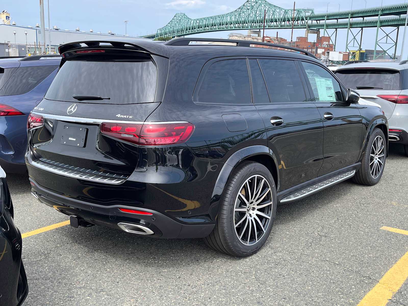 new 2025 Mercedes-Benz GLS 580 car