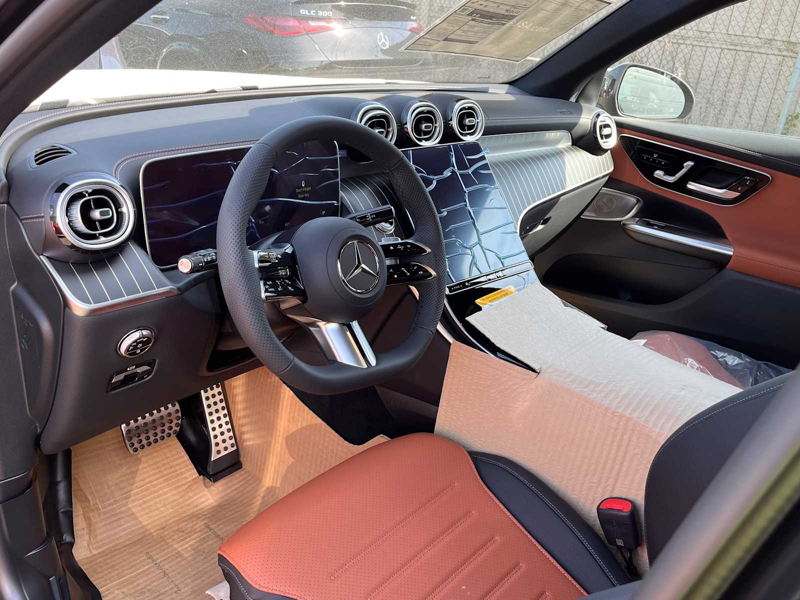 new 2025 Mercedes-Benz GLC 300 car