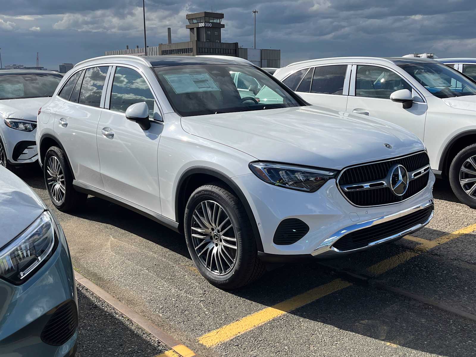 new 2025 Mercedes-Benz GLC 300 car