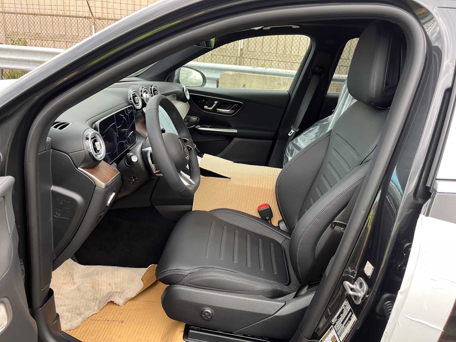 new 2025 Mercedes-Benz GLC 350e Plug-In Hybrid car