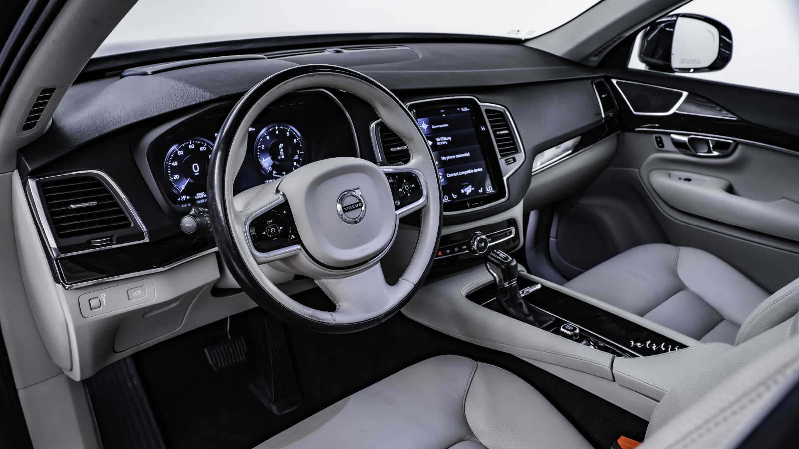 used 2019 Volvo XC90 car, priced at $30,998