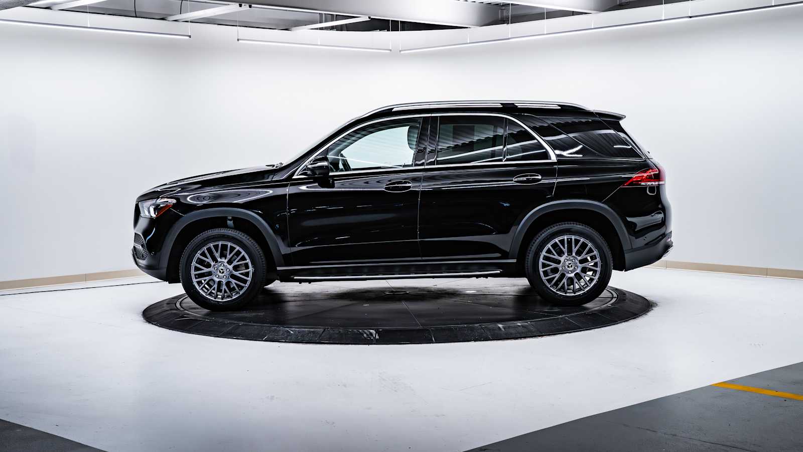 used 2022 Mercedes-Benz GLE 350 car, priced at $46,998