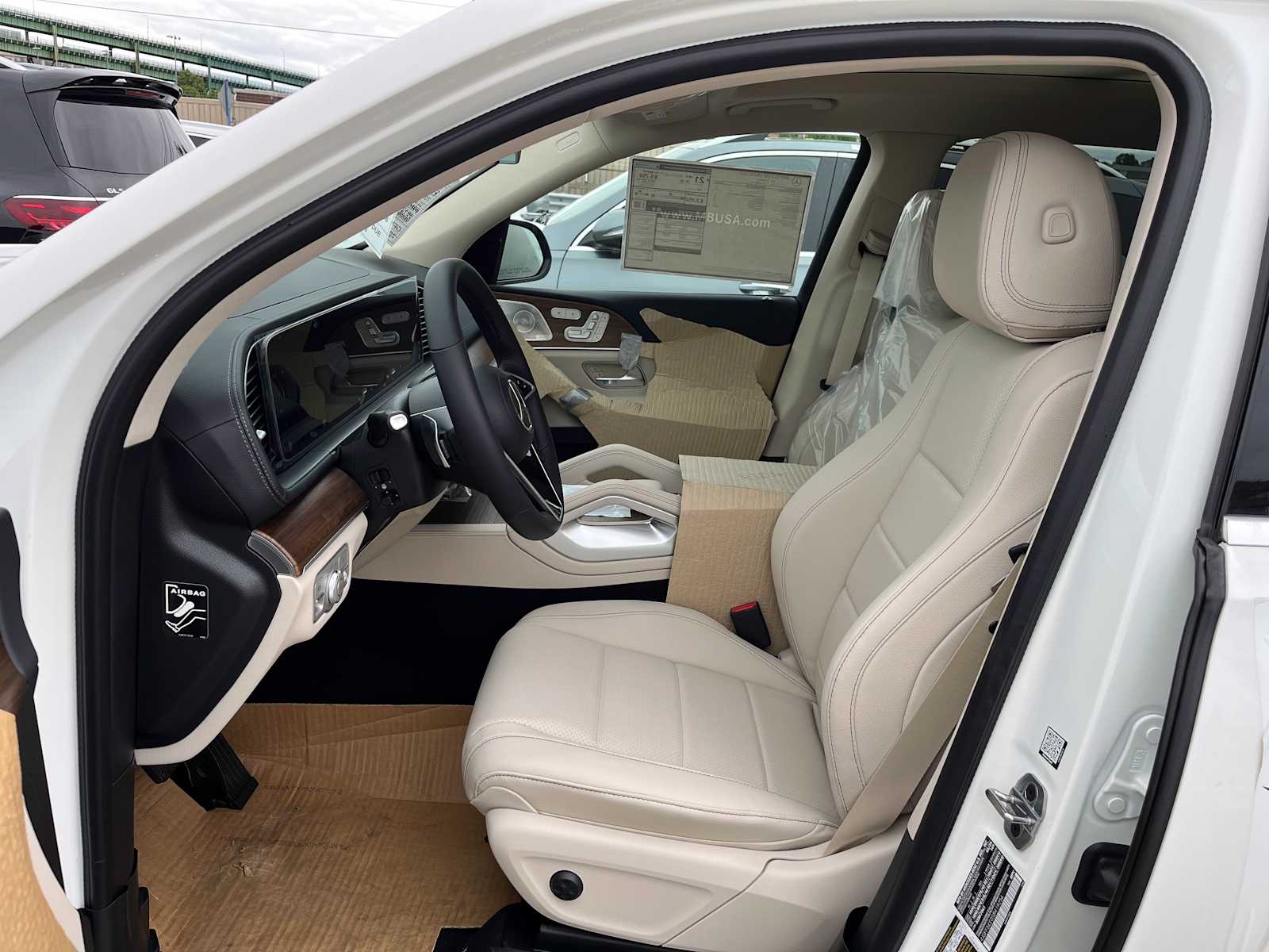 new 2025 Mercedes-Benz GLS 450 car