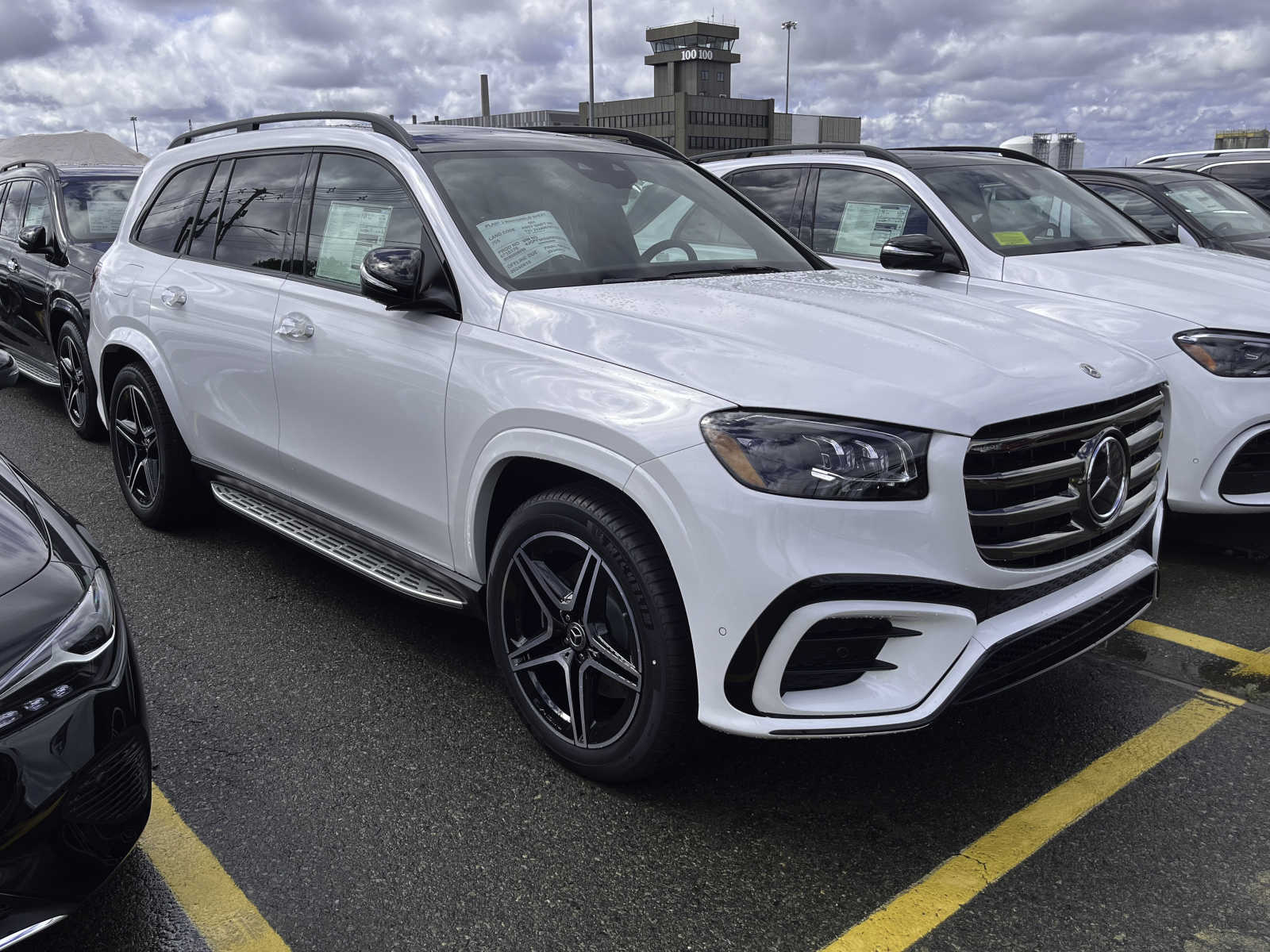 new 2024 Mercedes-Benz GLS 450 car