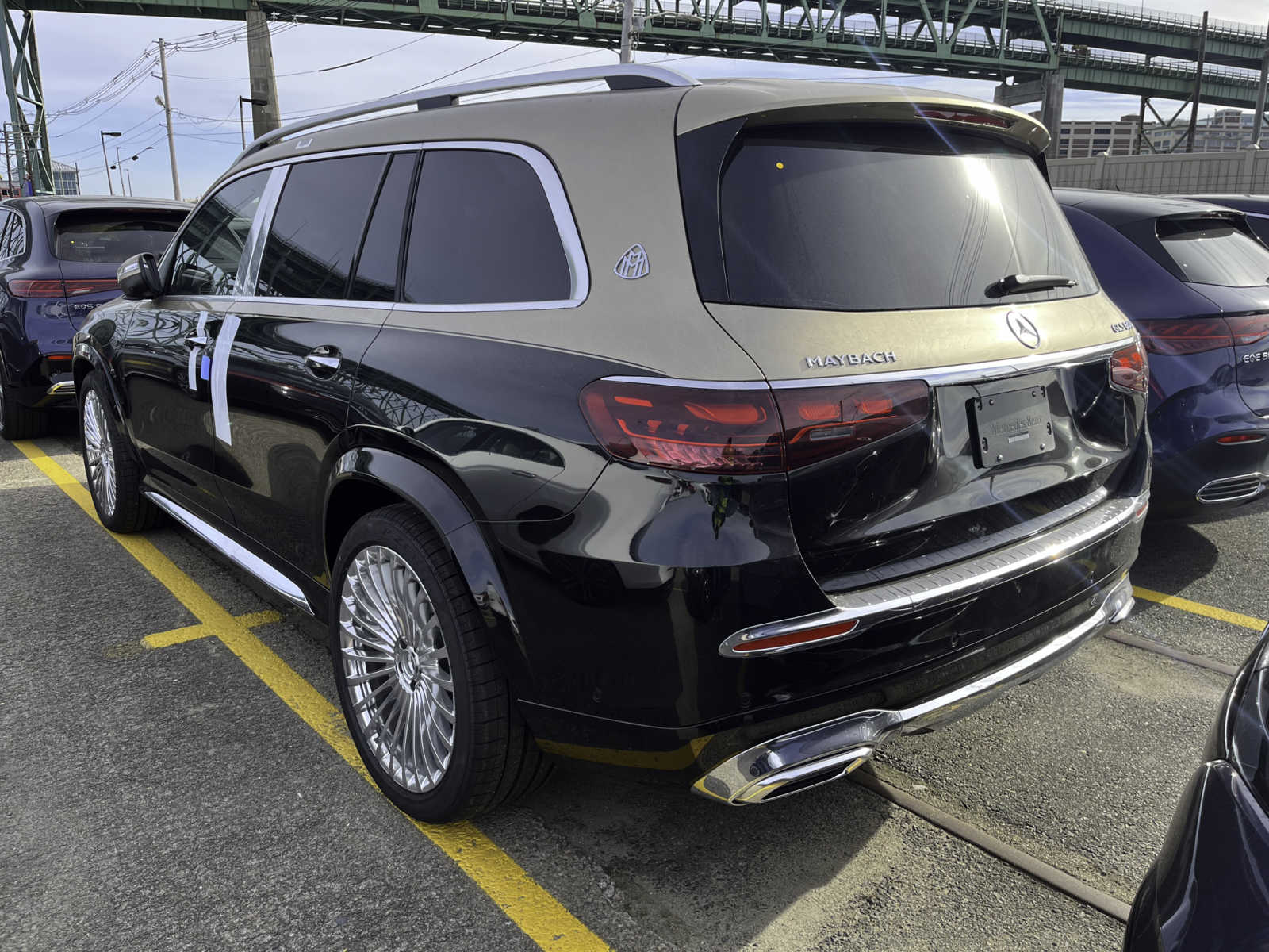 new 2024 Mercedes-Benz Maybach GLS 600 car