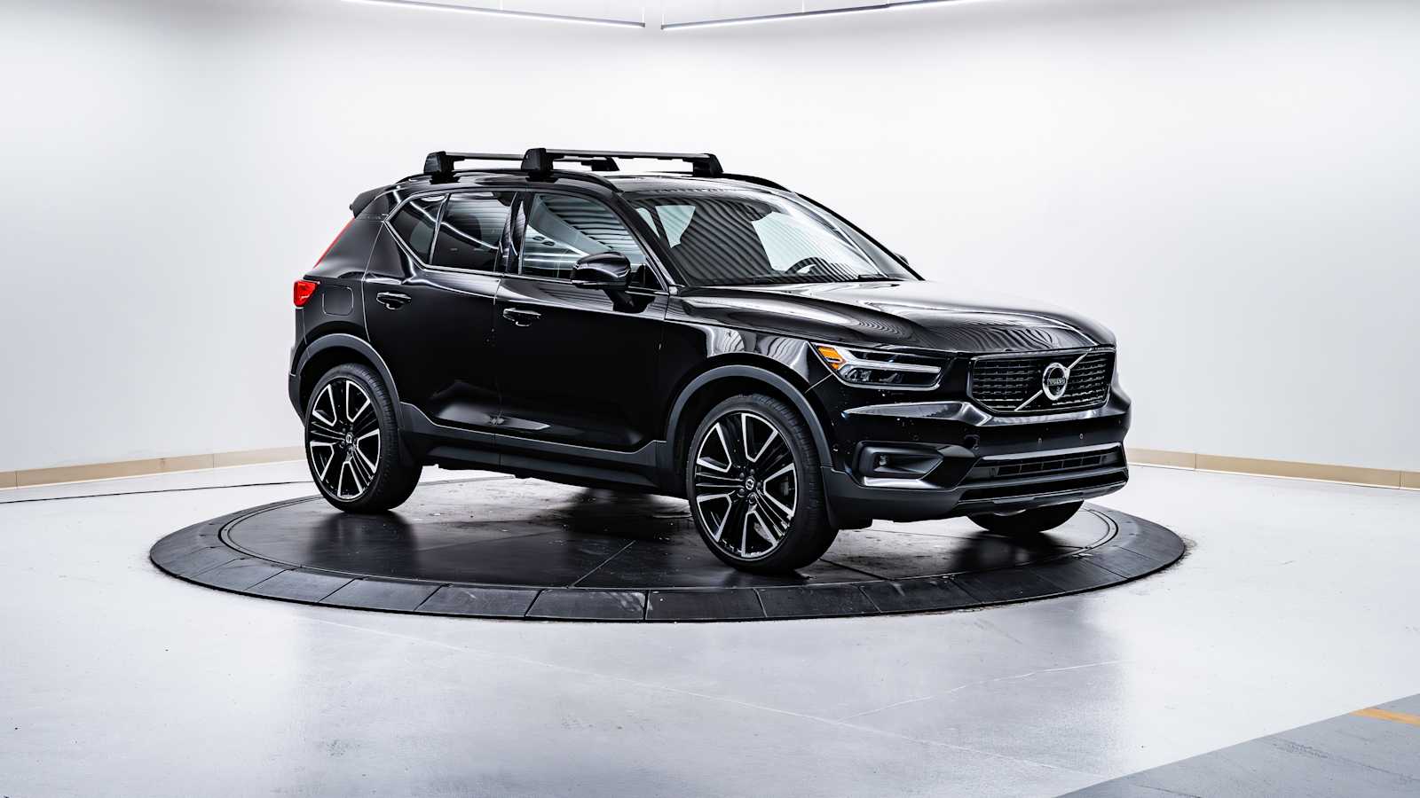 used 2020 Volvo XC40 car, priced at $15,998