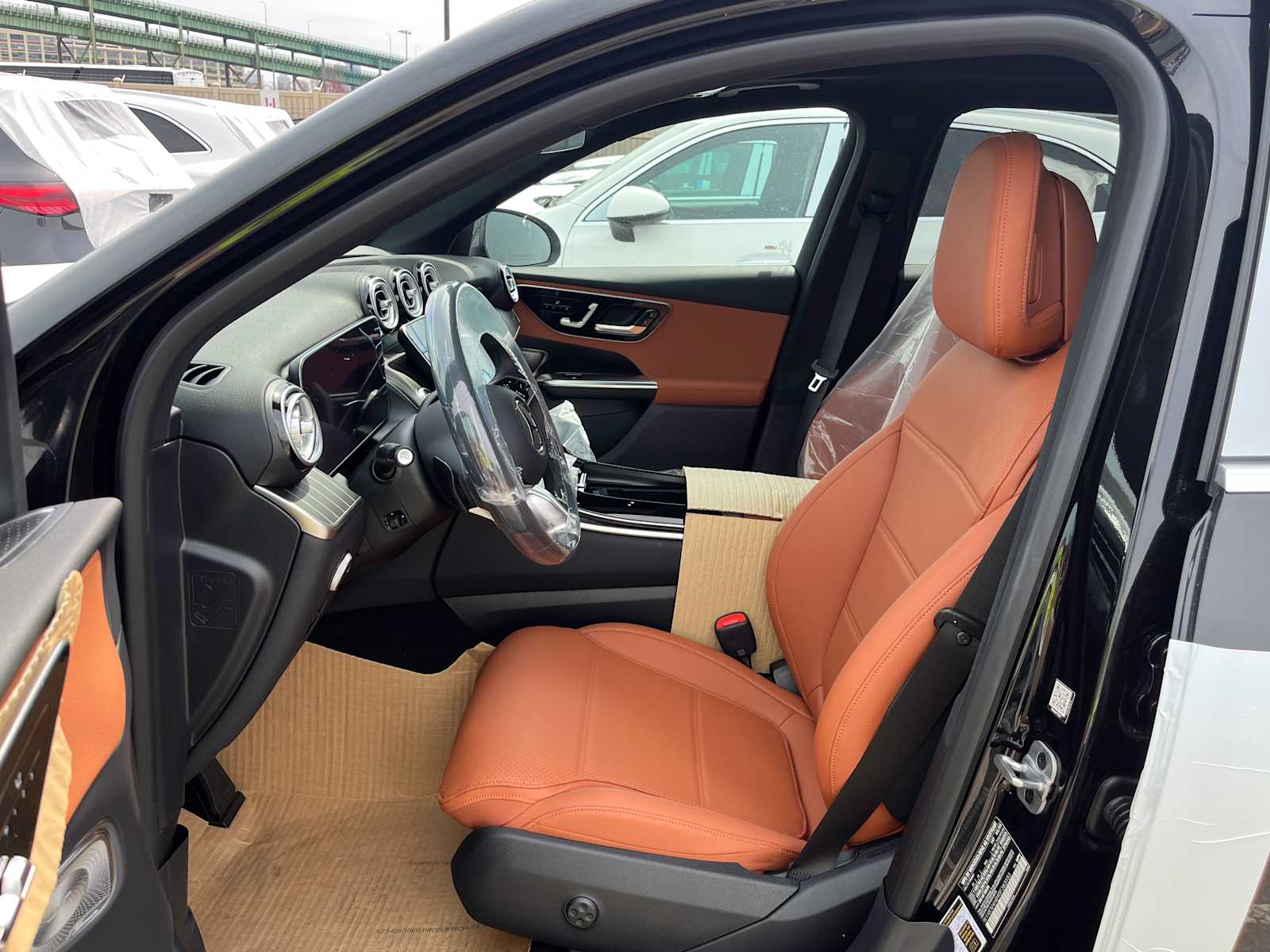 new 2025 Mercedes-Benz GLC 300 car