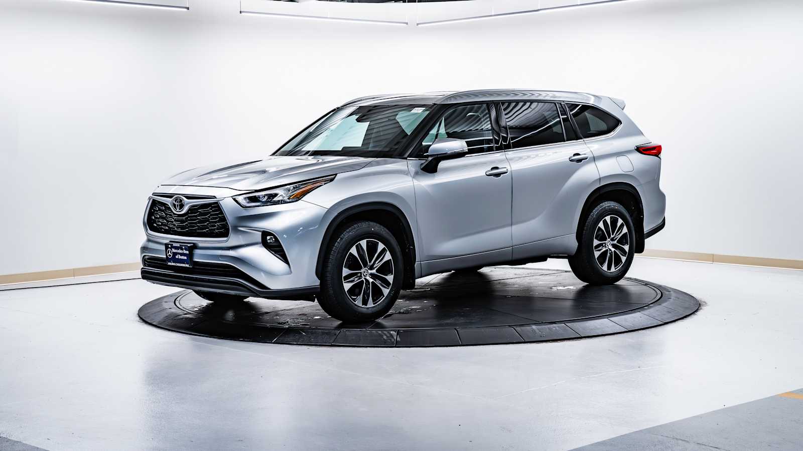 used 2020 Toyota Highlander car, priced at $31,698