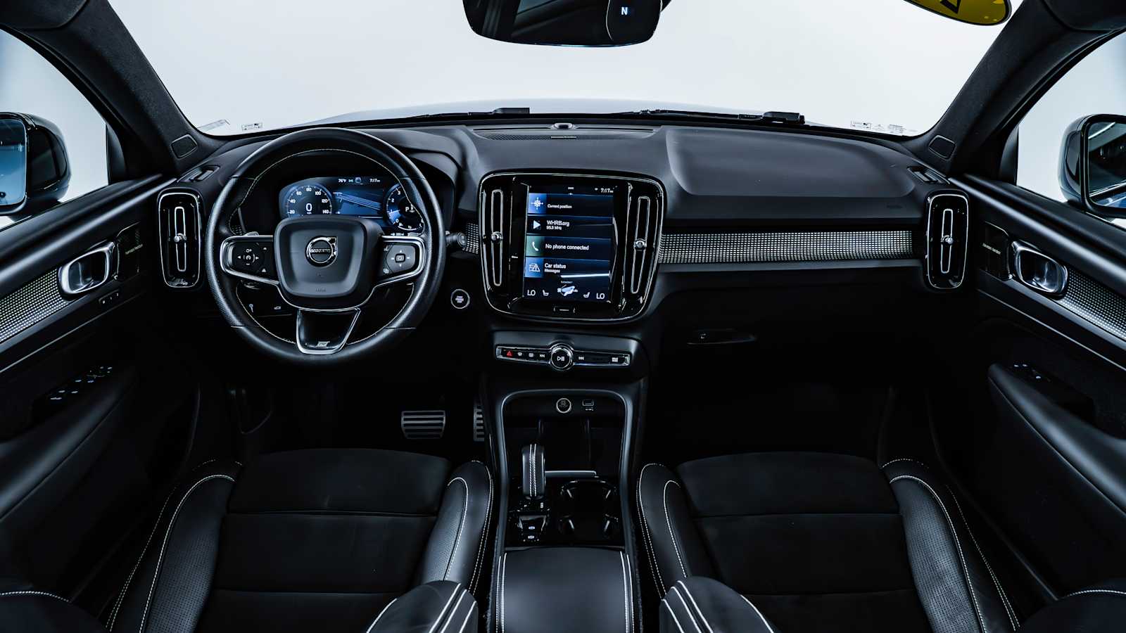 used 2020 Volvo XC40 car, priced at $15,945