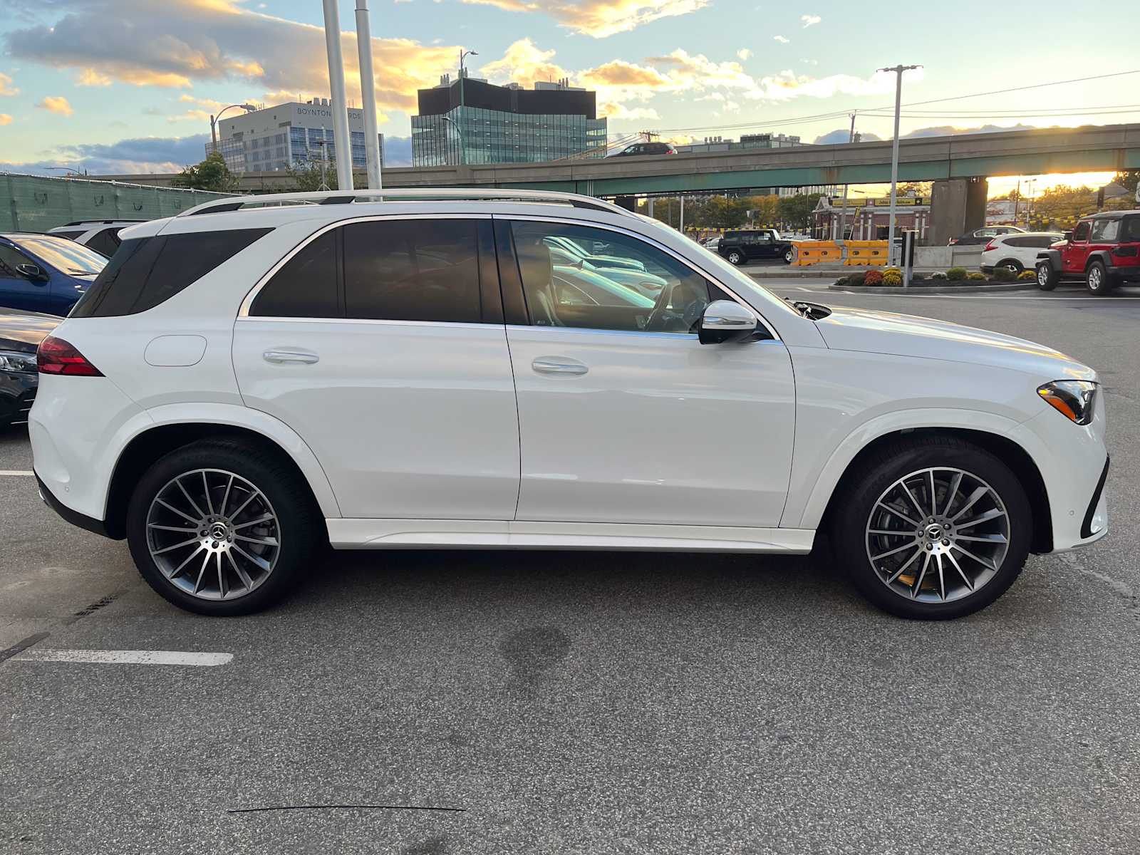 new 2024 Mercedes-Benz GLE 450e Plug-In Hybrid car