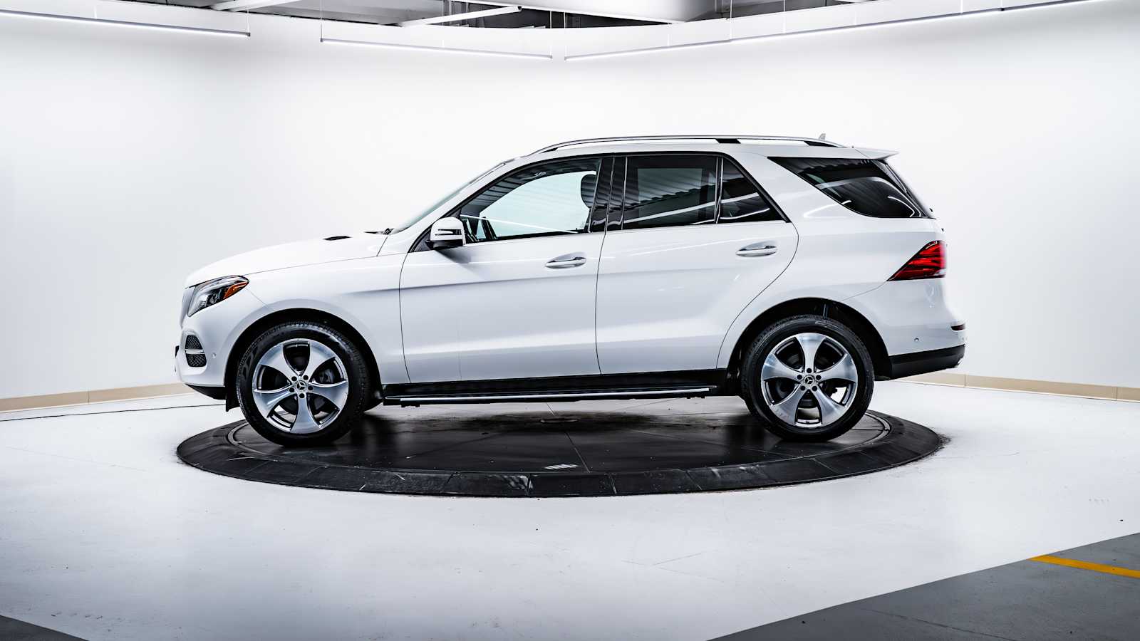 used 2018 Mercedes-Benz GLE 350 car, priced at $24,662