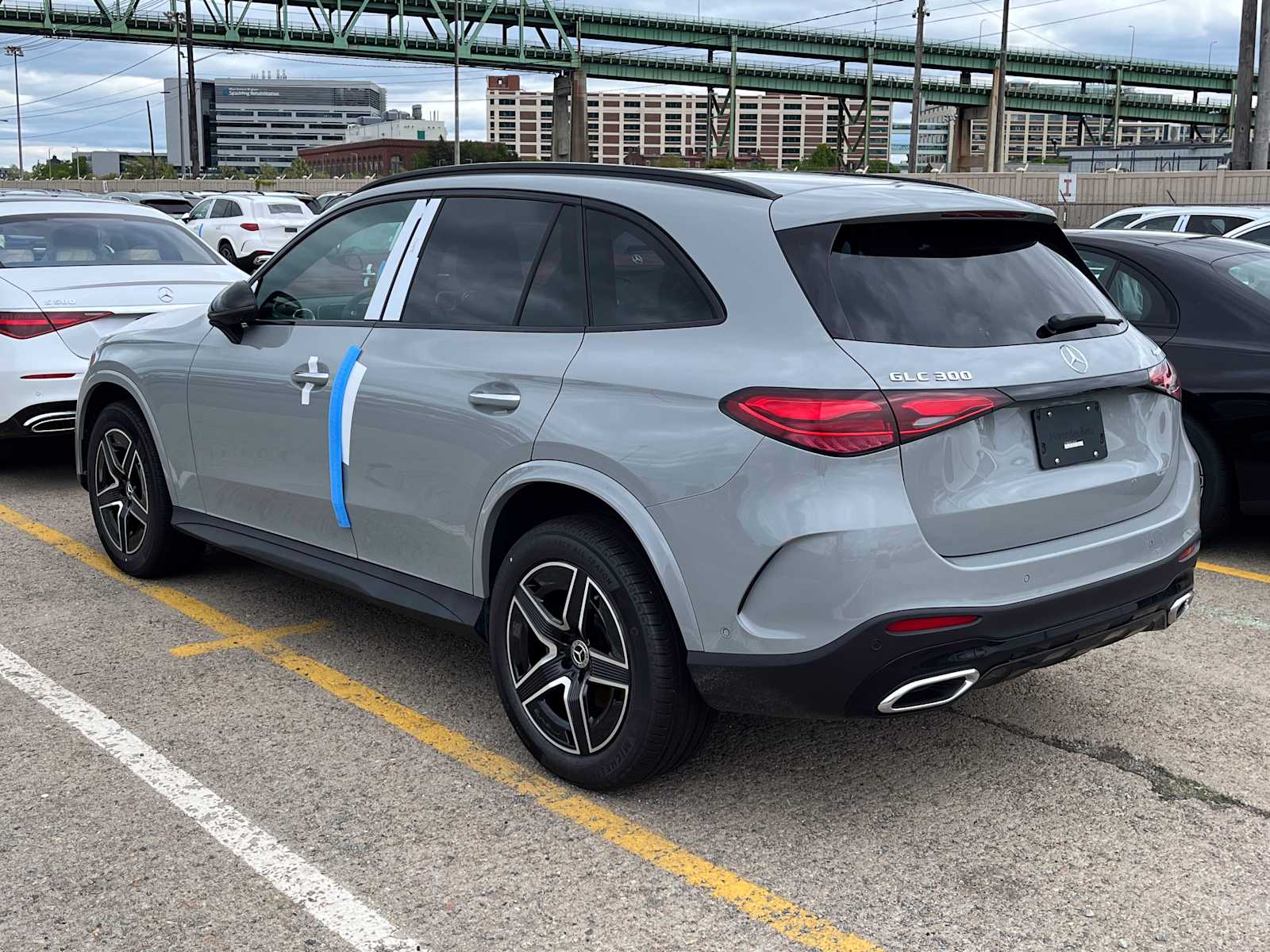 new 2025 Mercedes-Benz GLC 300 car