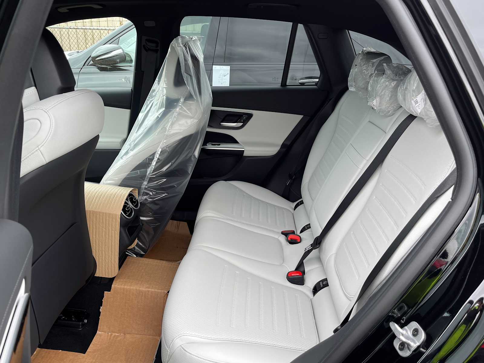 new 2025 Mercedes-Benz GLC 300 car