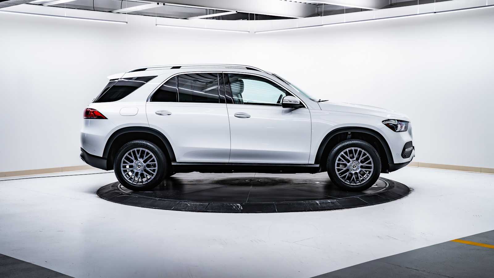 used 2022 Mercedes-Benz GLE 350 car, priced at $49,998