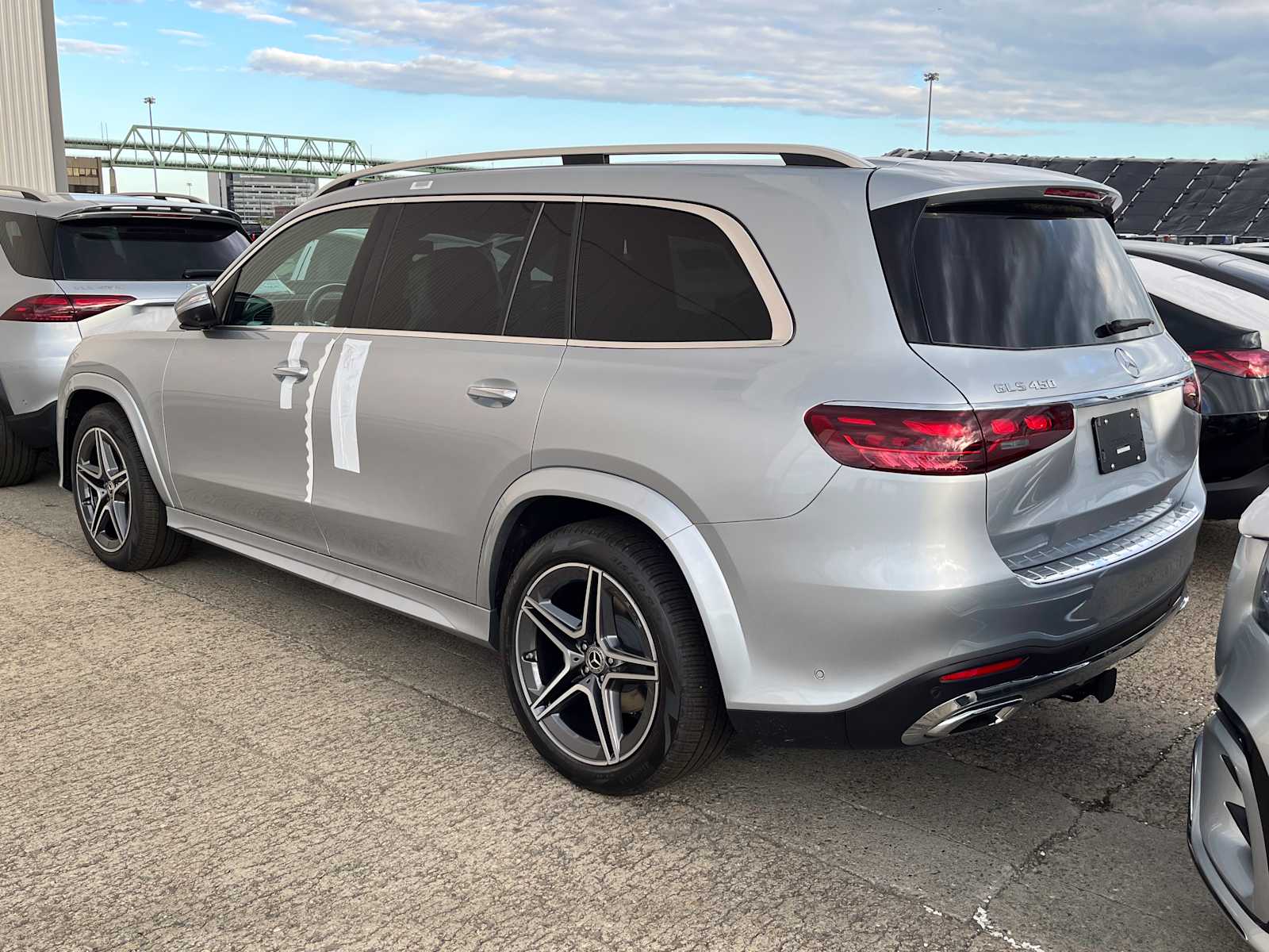 new 2025 Mercedes-Benz GLS 450 car