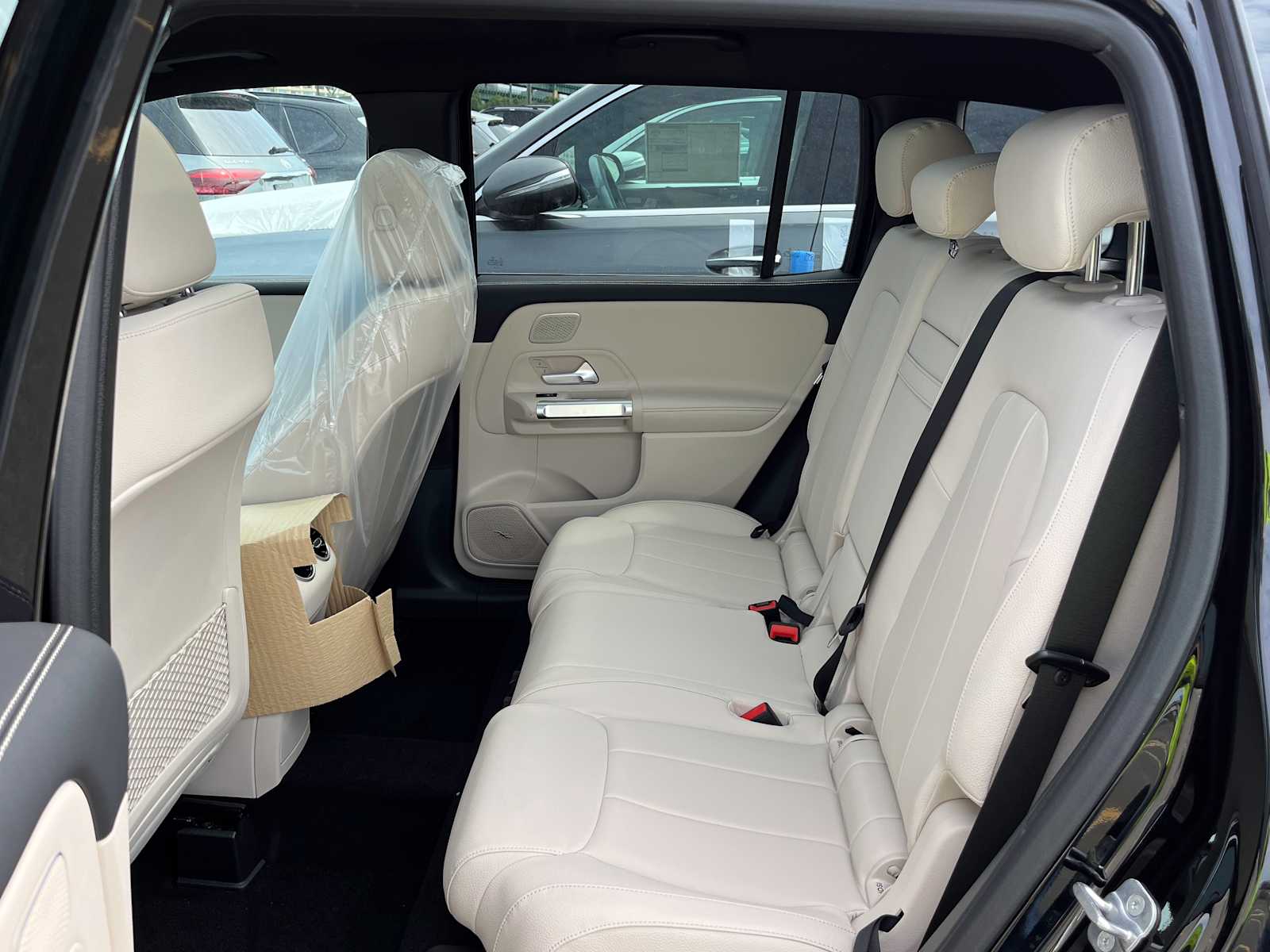 new 2025 Mercedes-Benz GLB 250 car