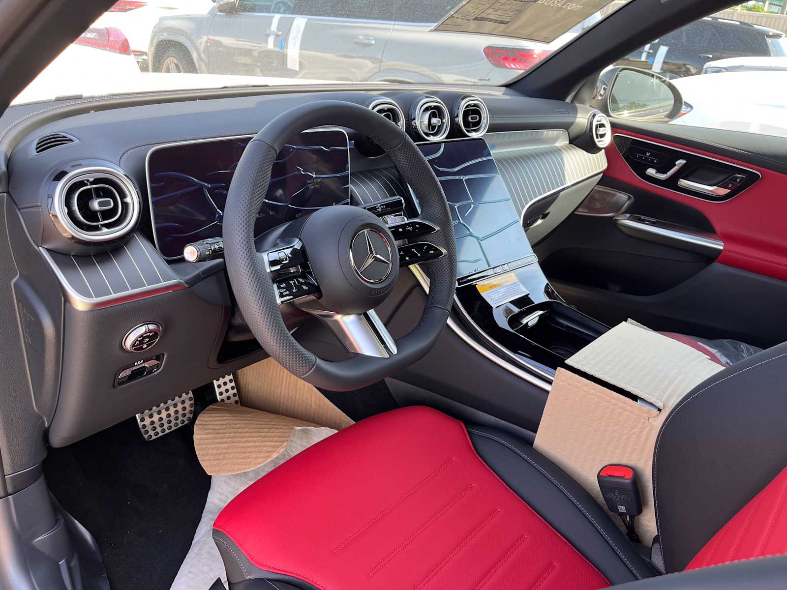 new 2025 Mercedes-Benz GLC 300 car