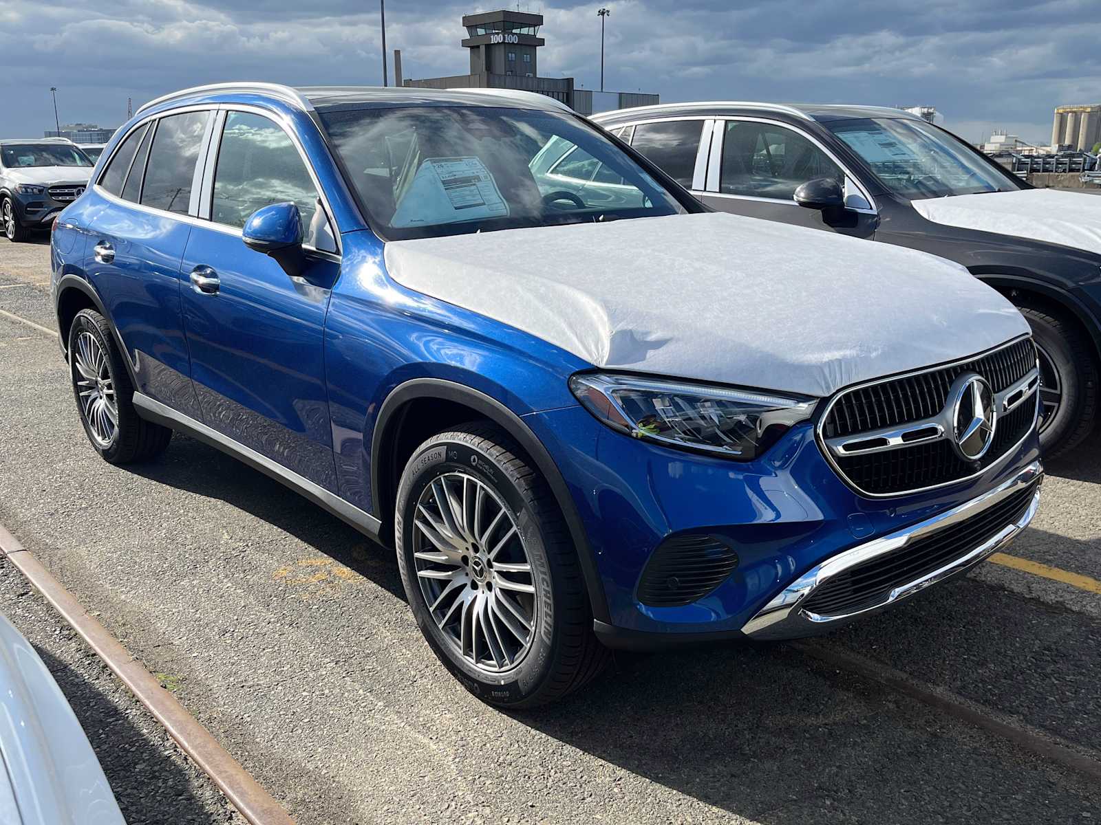 new 2025 Mercedes-Benz GLC 300 car