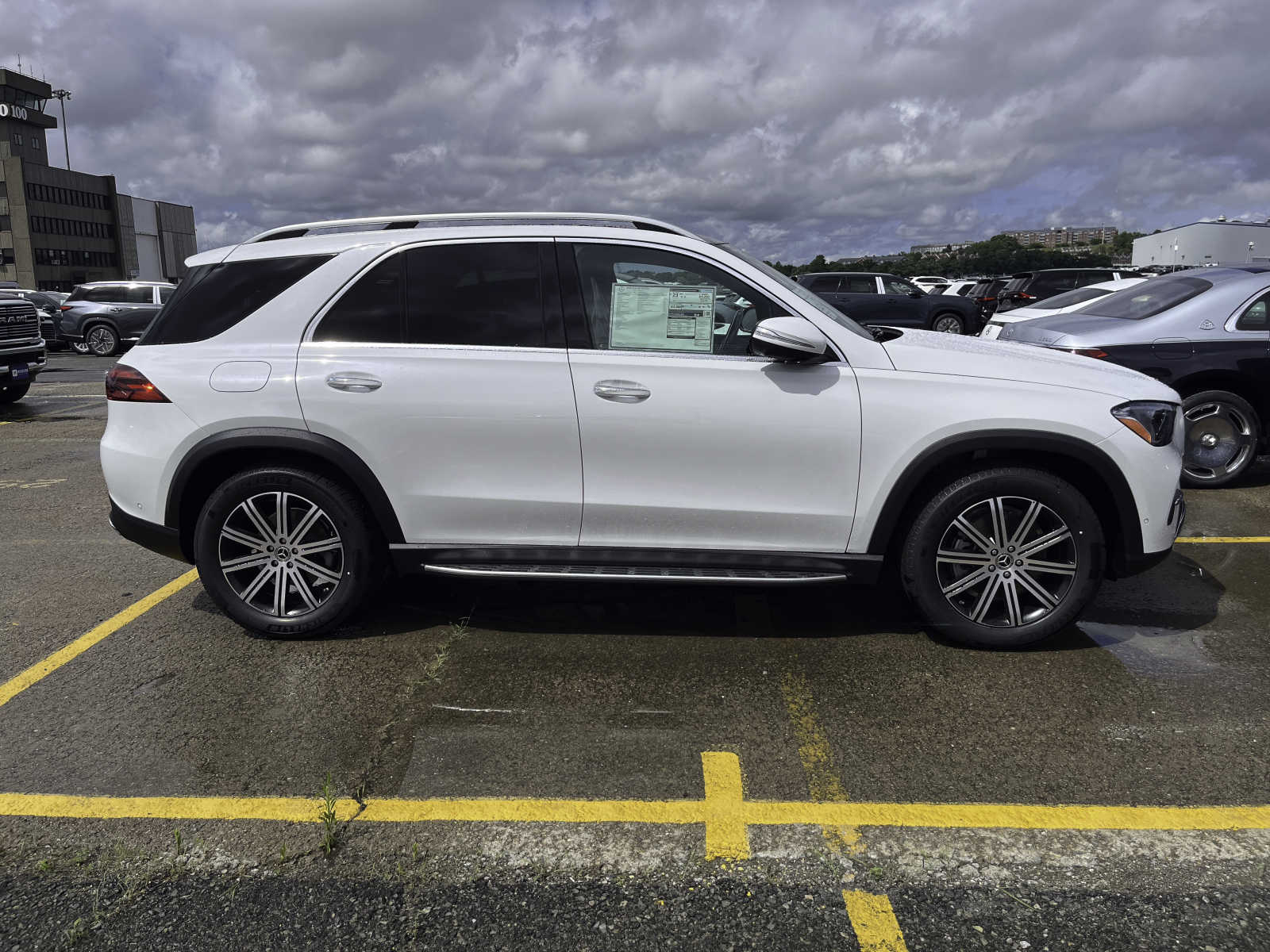 new 2024 Mercedes-Benz GLE 350 car