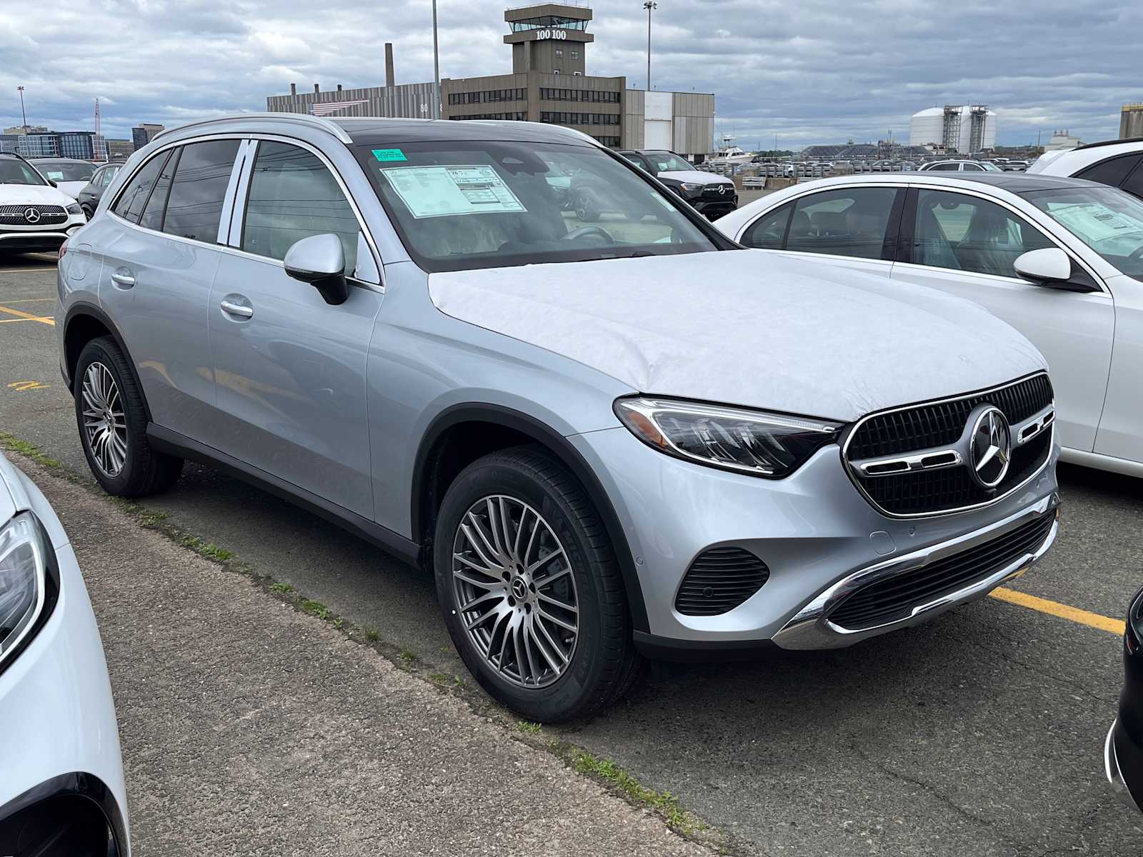new 2025 Mercedes-Benz GLC 300 car