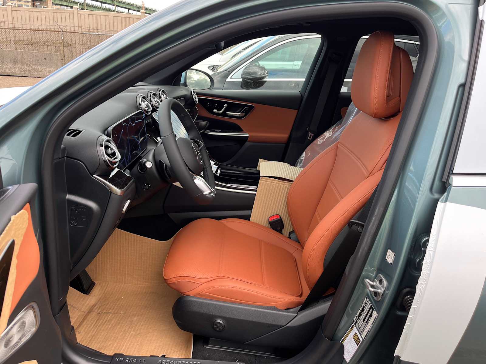new 2025 Mercedes-Benz GLC 300 car